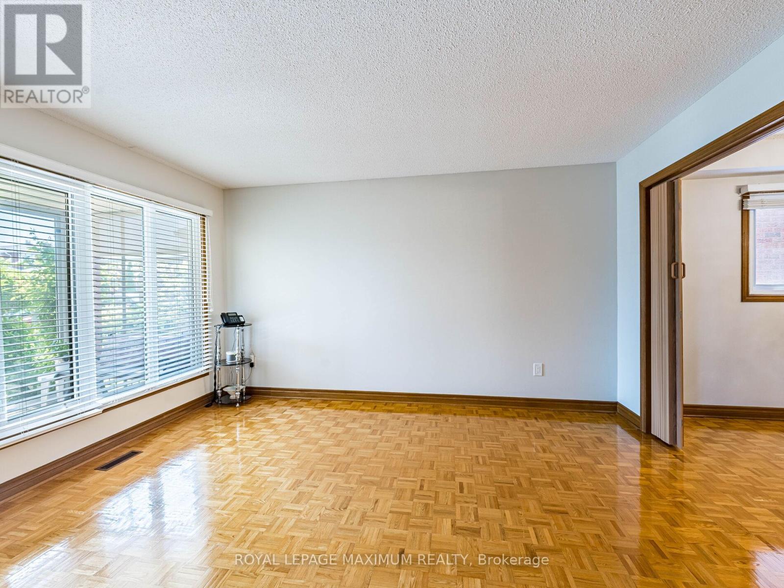 












131 KAISER DRIVE

,
Vaughan,




Ontario
L4L3V4

