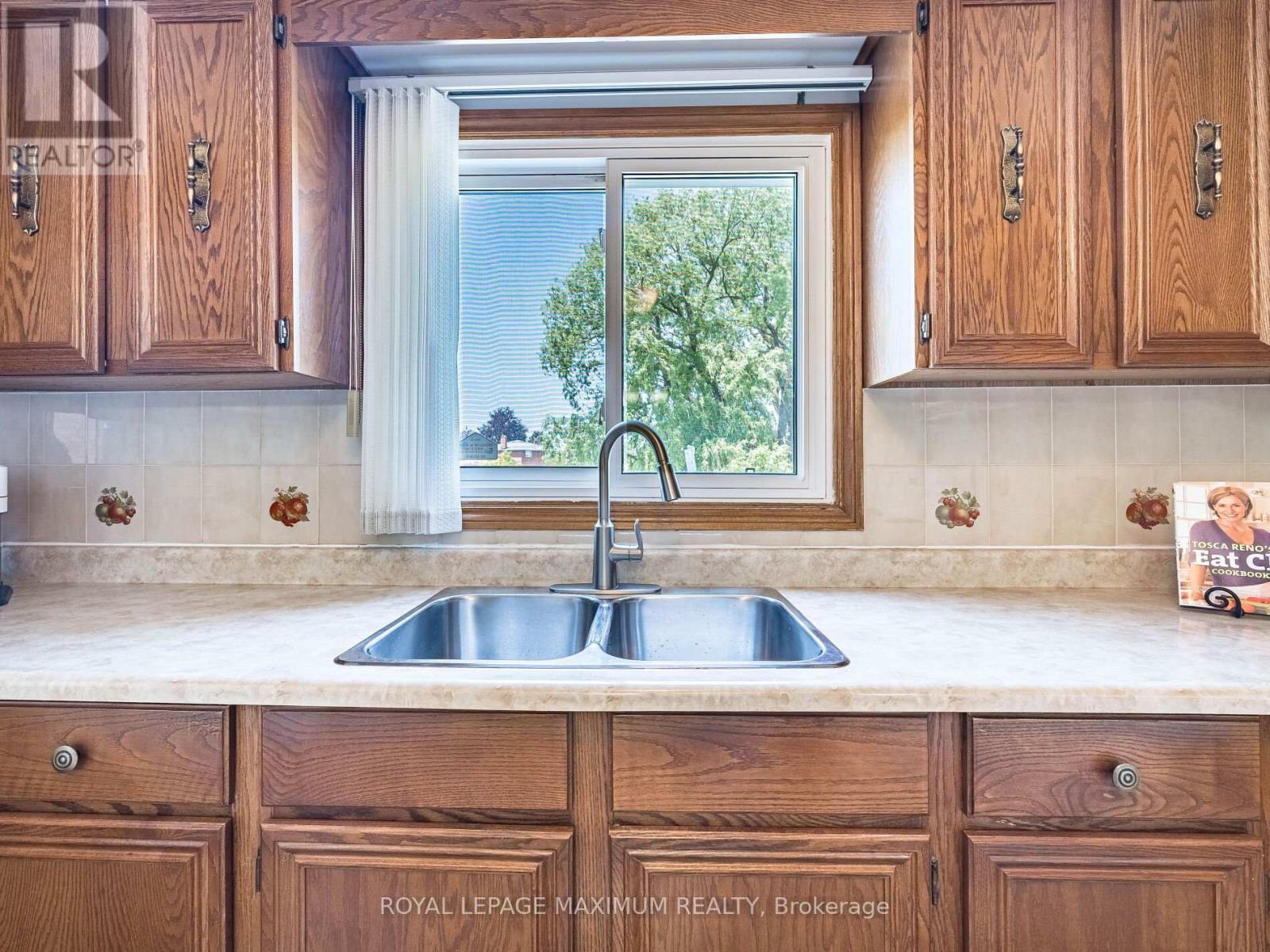 












131 KAISER DRIVE

,
Vaughan,




Ontario
L4L3V4

