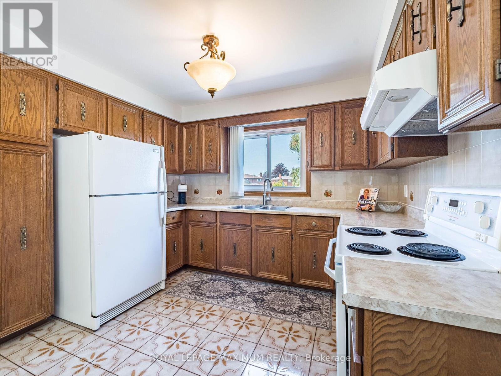 












131 KAISER DRIVE

,
Vaughan,




Ontario
L4L3V4

