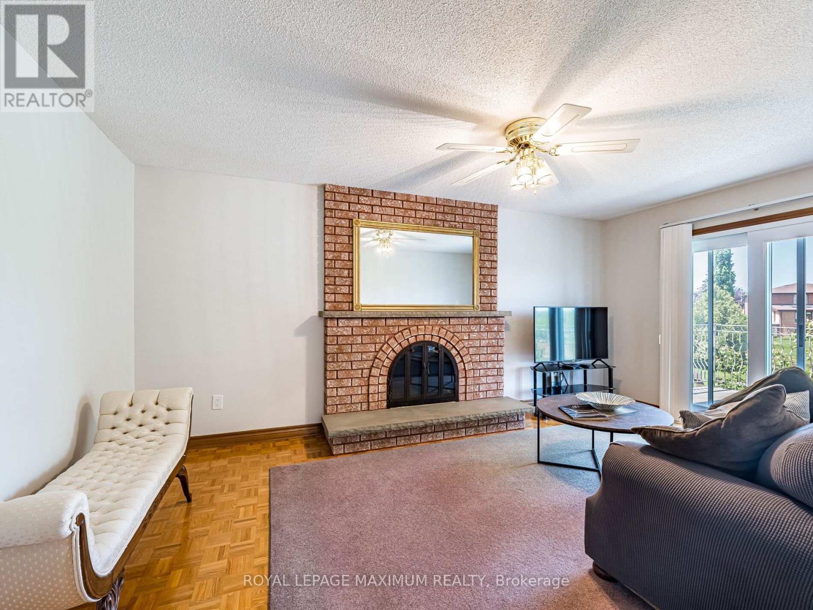 












131 KAISER DRIVE

,
Vaughan,




Ontario
L4L3V4

