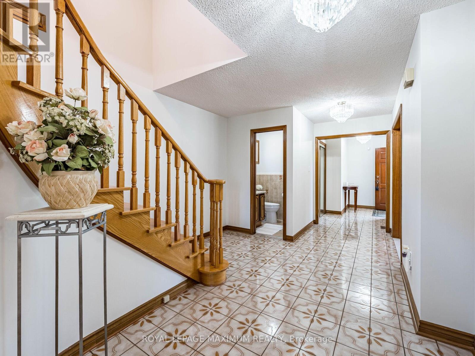 












131 KAISER DRIVE

,
Vaughan,




Ontario
L4L3V4


