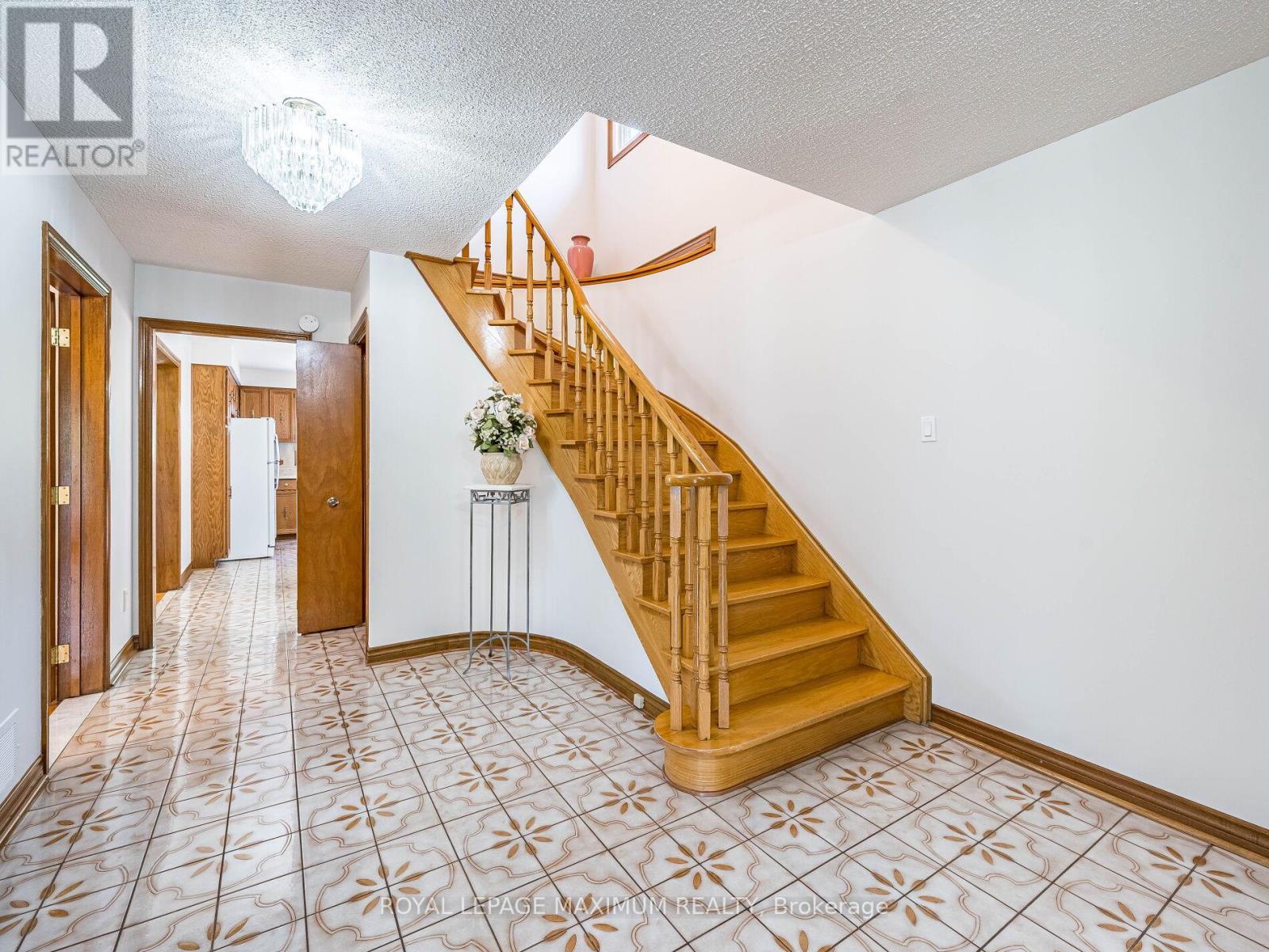 












131 KAISER DRIVE

,
Vaughan,




Ontario
L4L3V4

