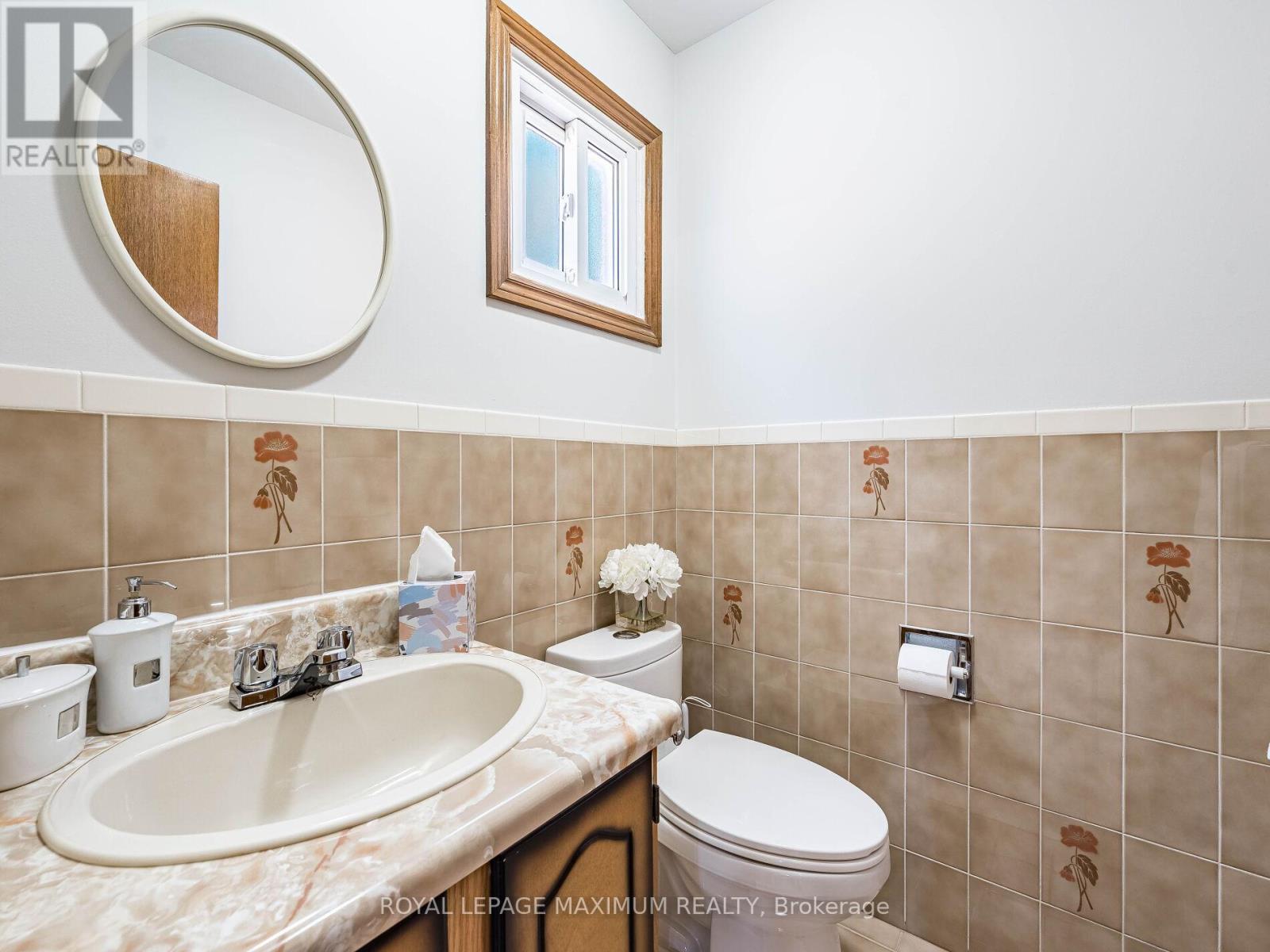 












131 KAISER DRIVE

,
Vaughan,




Ontario
L4L3V4

