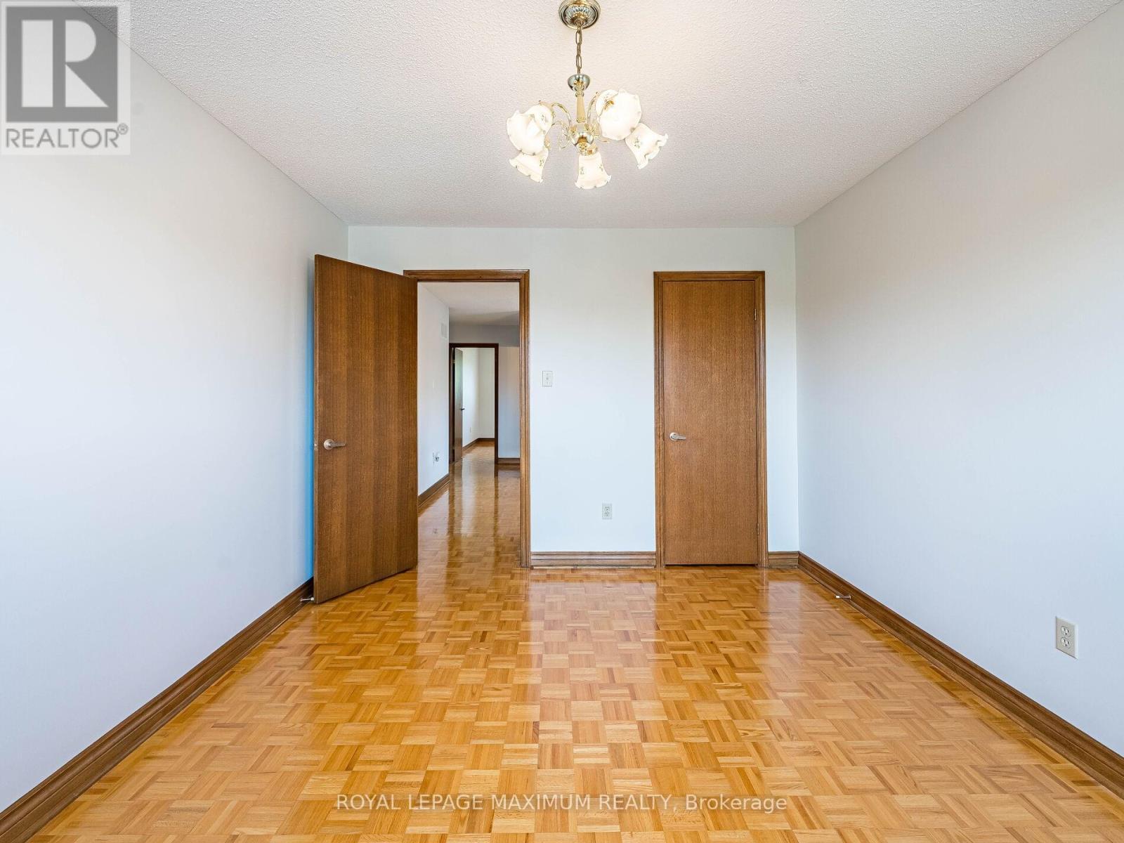 












131 KAISER DRIVE

,
Vaughan,




Ontario
L4L3V4

