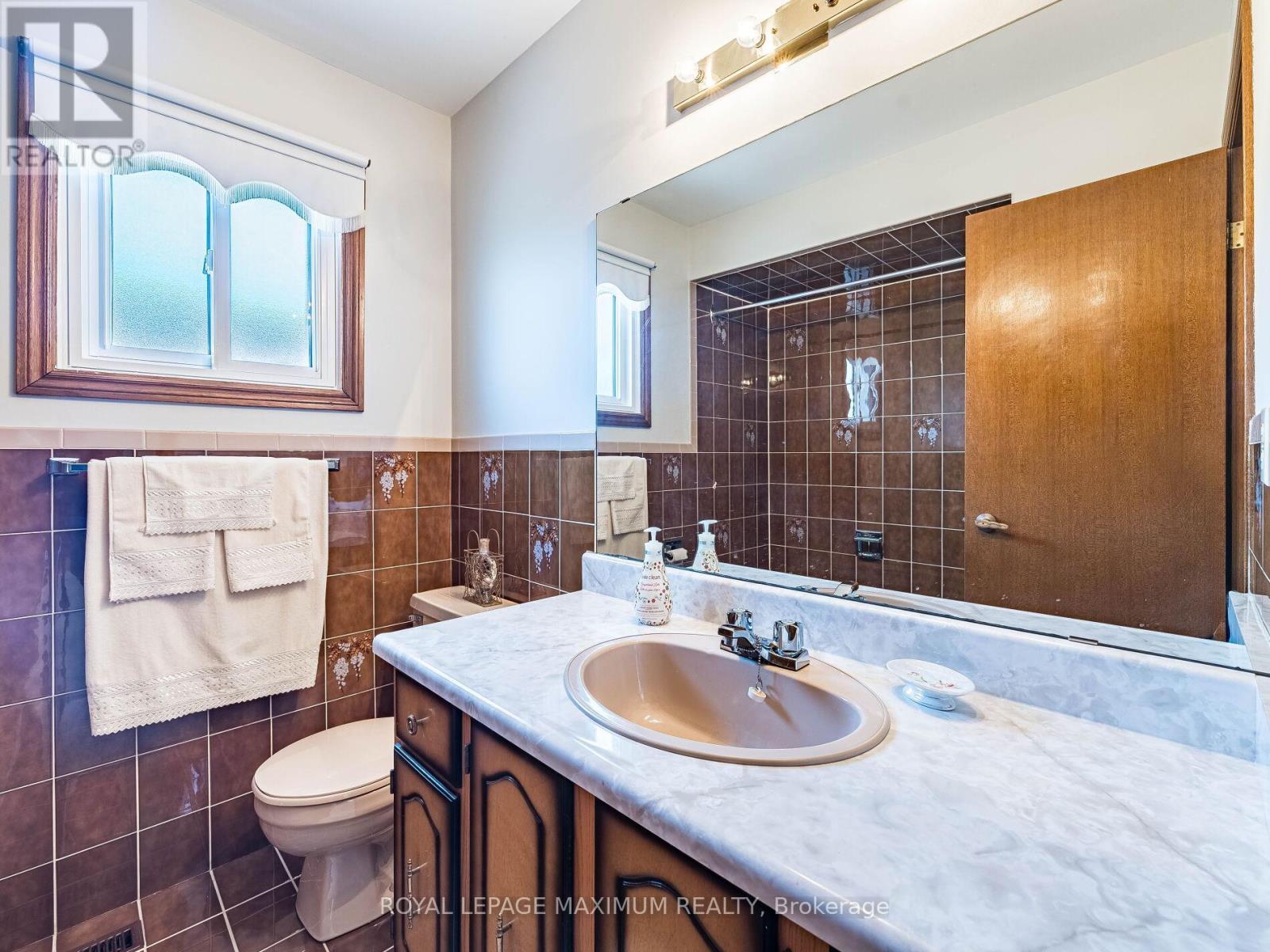 












131 KAISER DRIVE

,
Vaughan,




Ontario
L4L3V4

