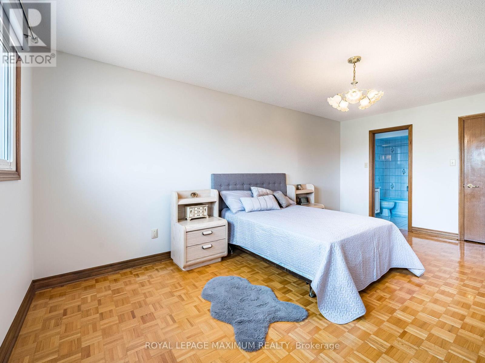












131 KAISER DRIVE

,
Vaughan,




Ontario
L4L3V4

