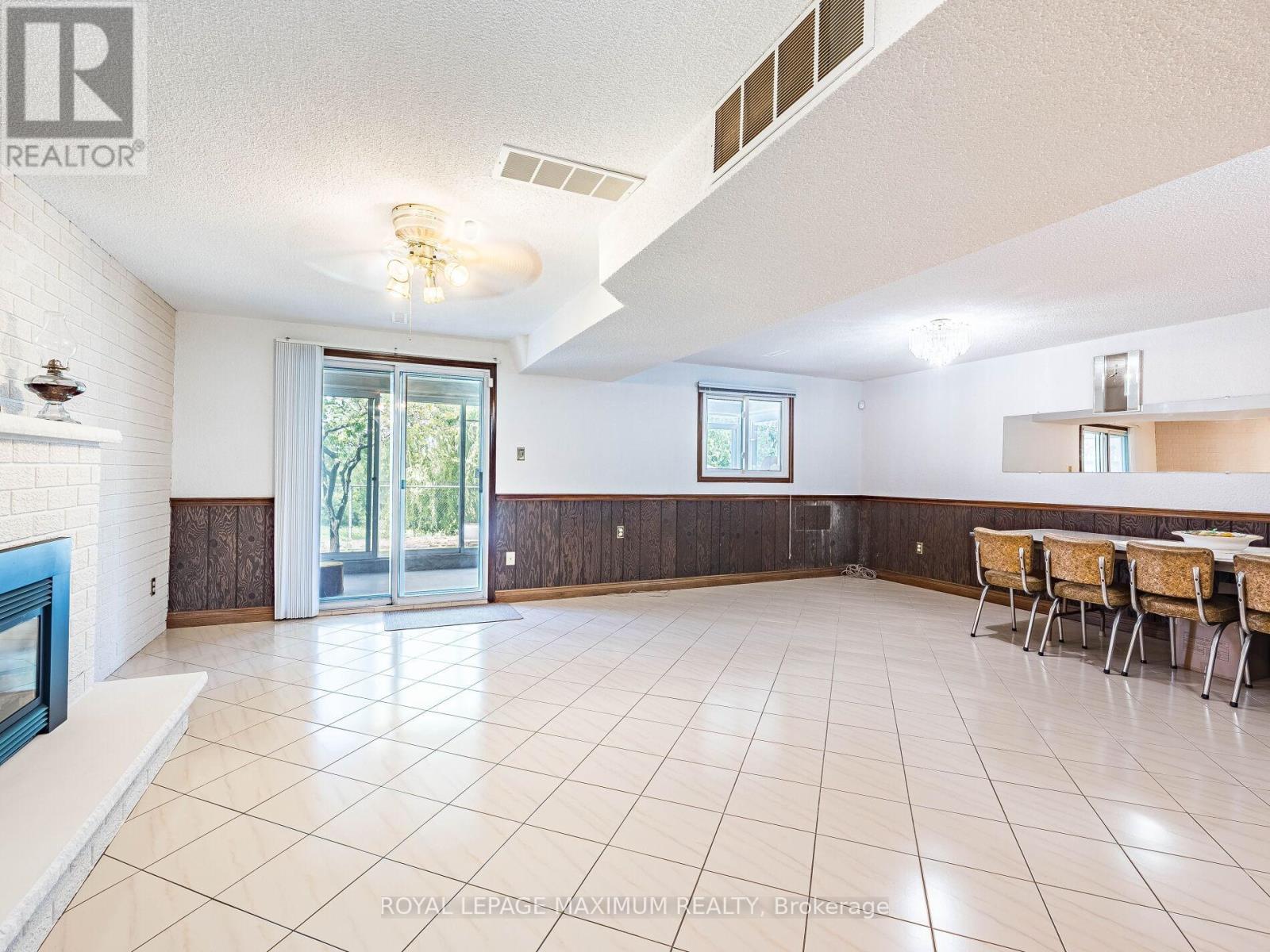 












131 KAISER DRIVE

,
Vaughan,




Ontario
L4L3V4

