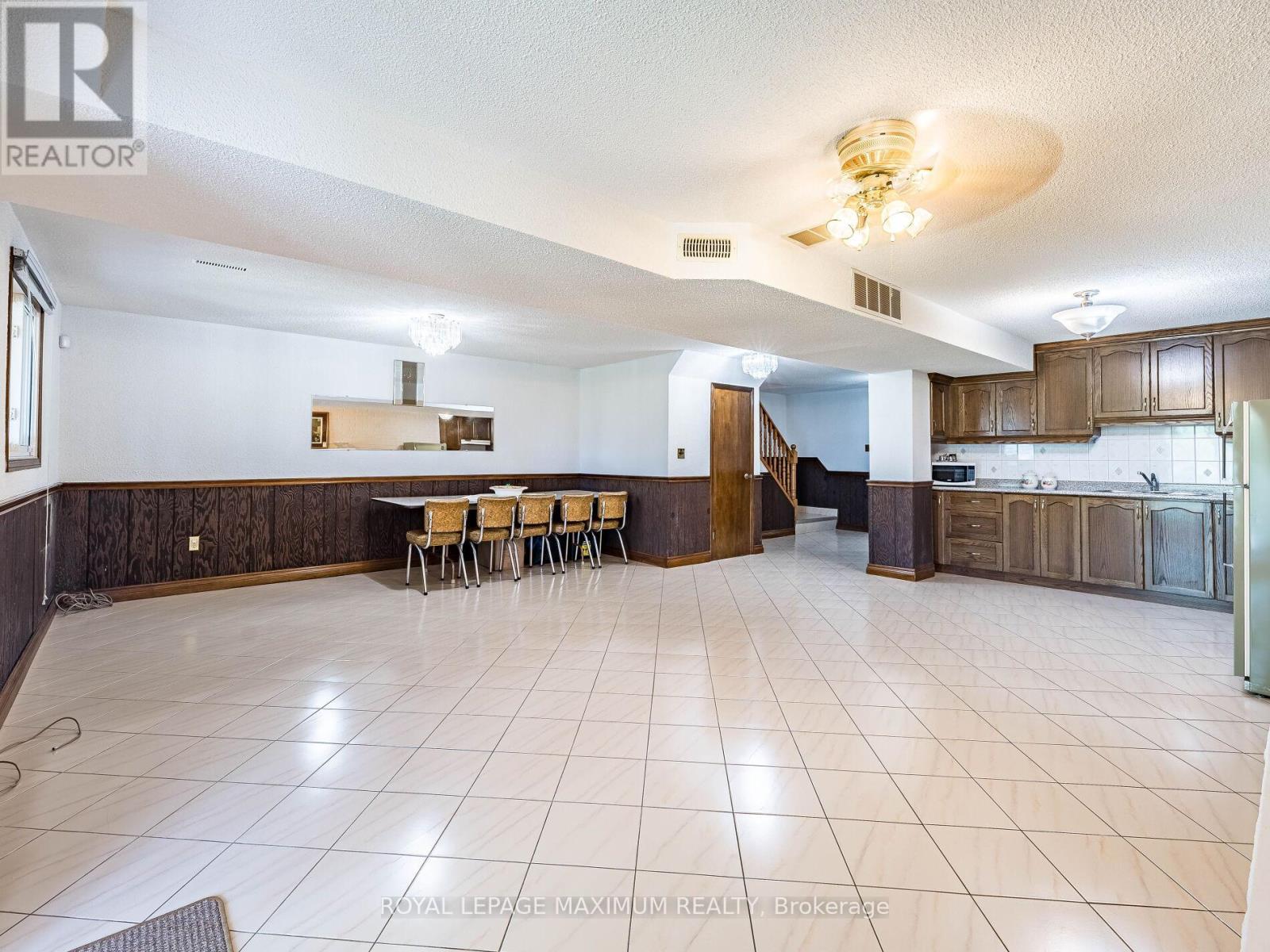 












131 KAISER DRIVE

,
Vaughan,




Ontario
L4L3V4


