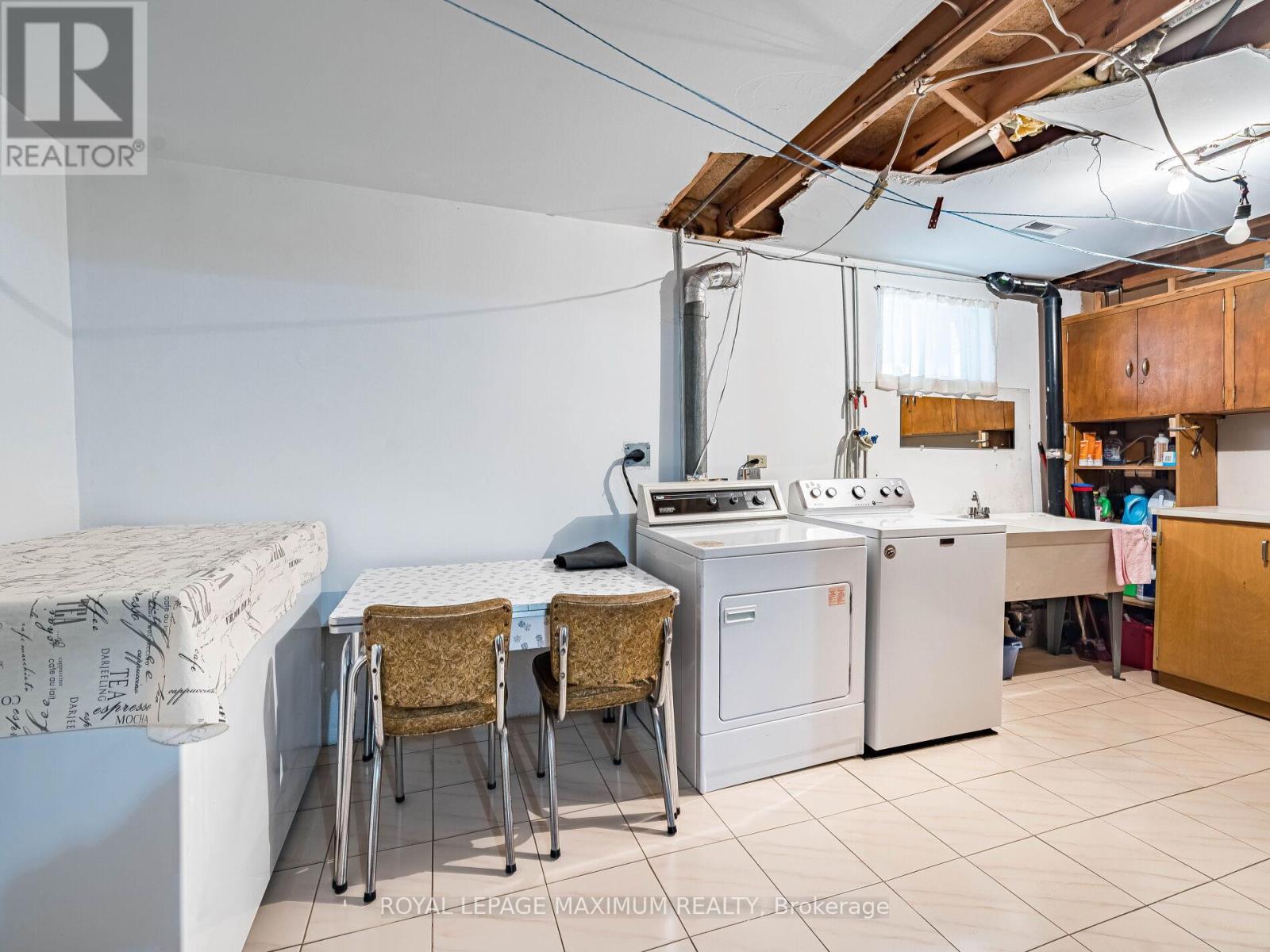 












131 KAISER DRIVE

,
Vaughan,




Ontario
L4L3V4

