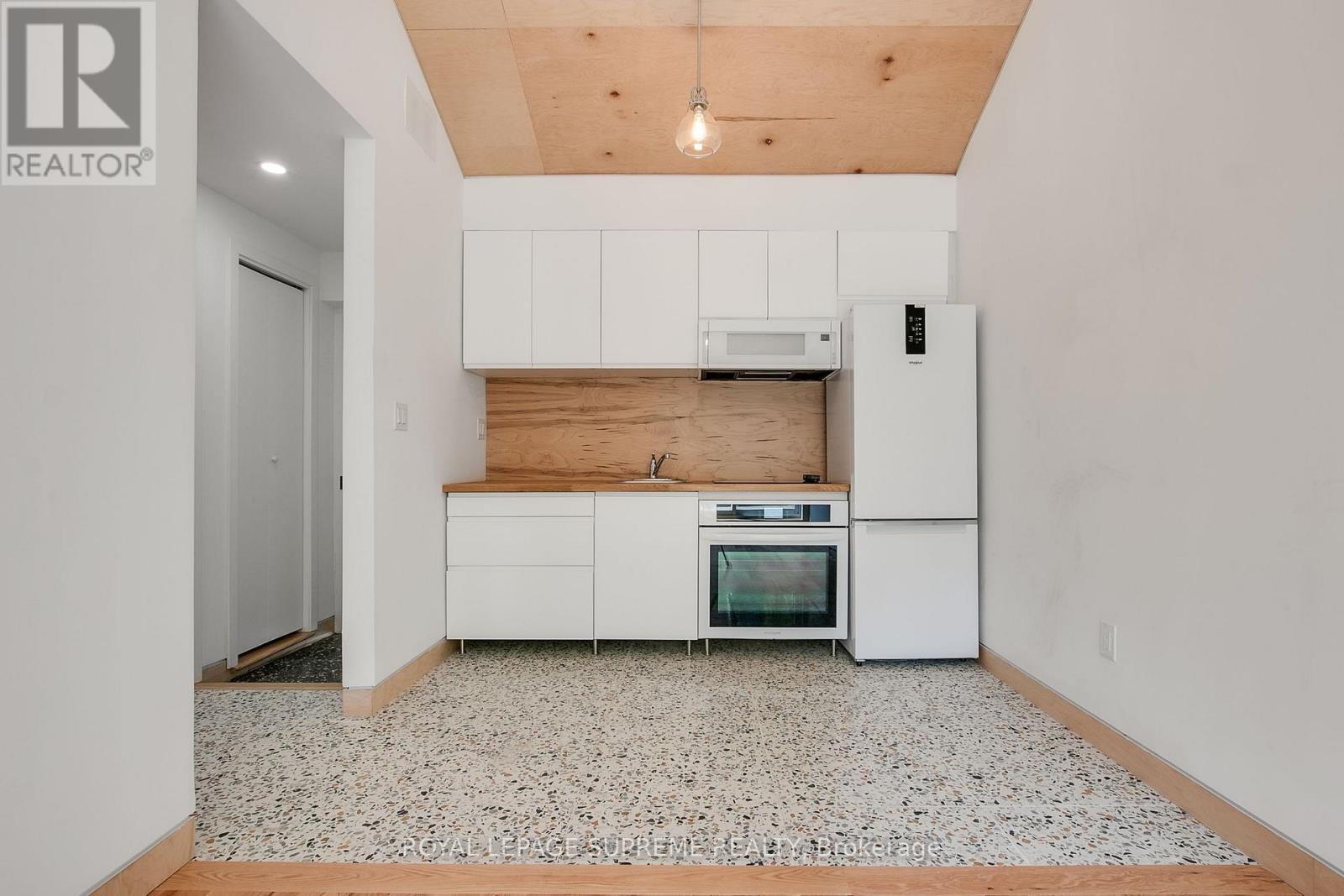












LANEWAY - 216 SILVERTHORN AVENUE

,
Toronto,




Ontario
M6N3K4


