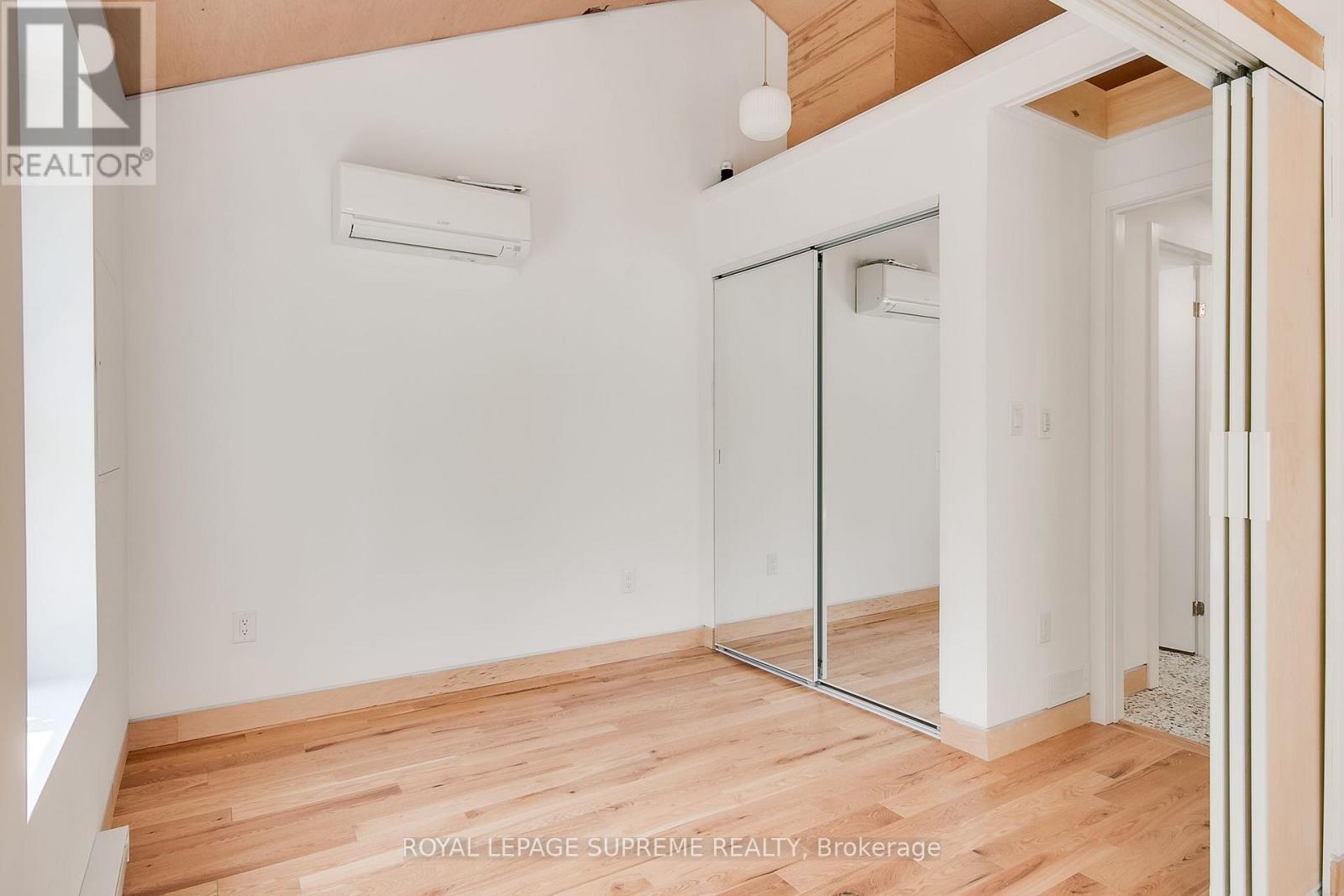 












LANEWAY - 216 SILVERTHORN AVENUE

,
Toronto,




Ontario
M6N3K4


