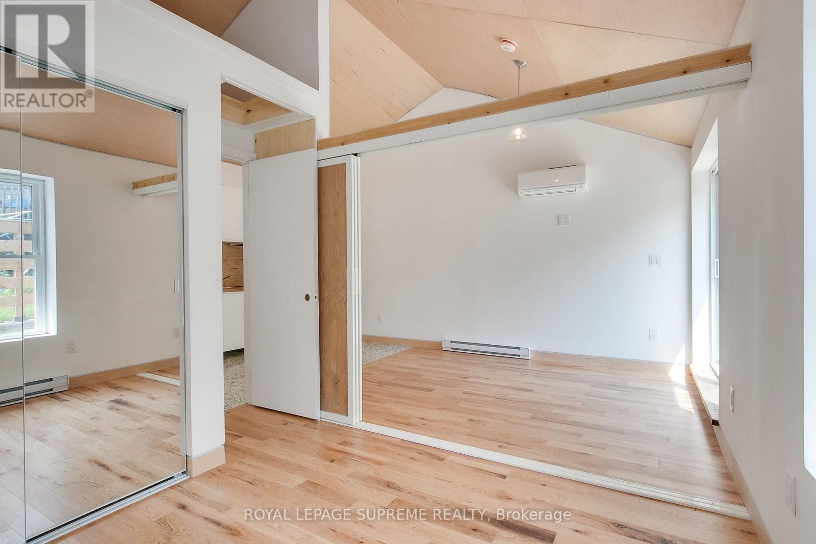 












LANEWAY - 216 SILVERTHORN AVENUE

,
Toronto,




Ontario
M6N3K4

