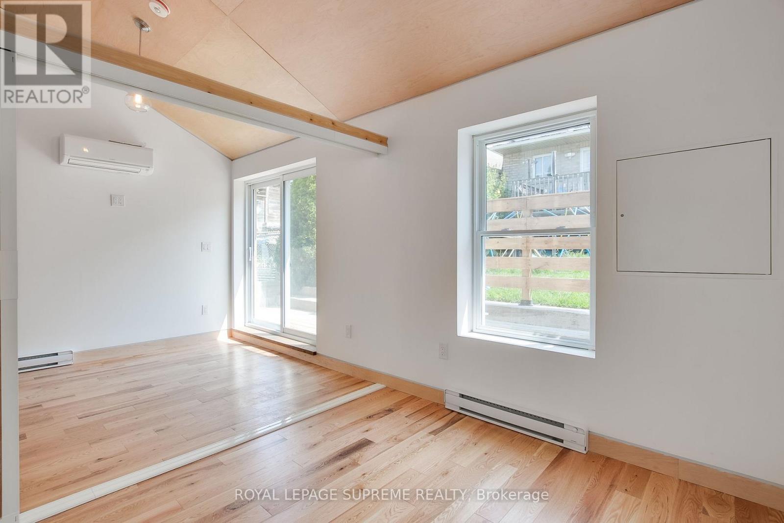 












LANEWAY - 216 SILVERTHORN AVENUE

,
Toronto,




Ontario
M6N3K4


