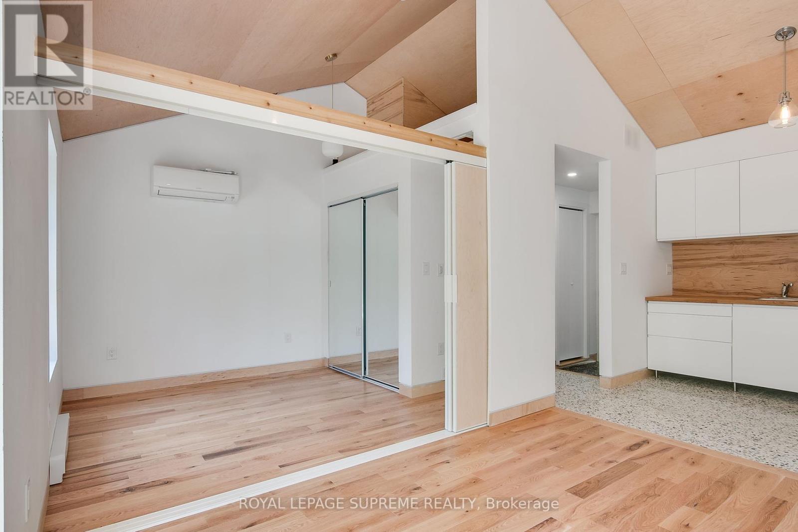 












LANEWAY - 216 SILVERTHORN AVENUE

,
Toronto,




Ontario
M6N3K4

