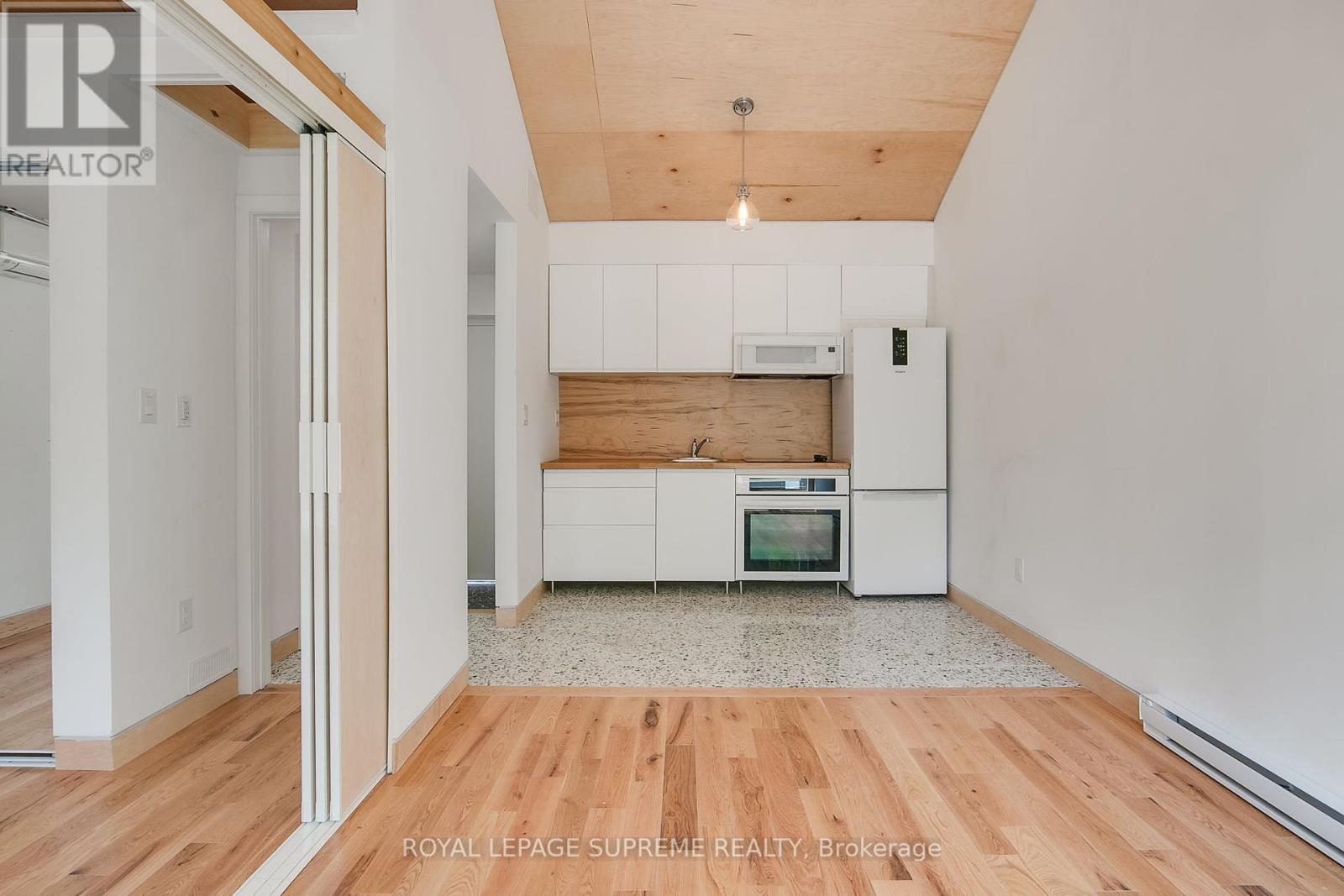 












LANEWAY - 216 SILVERTHORN AVENUE

,
Toronto,




Ontario
M6N3K4


