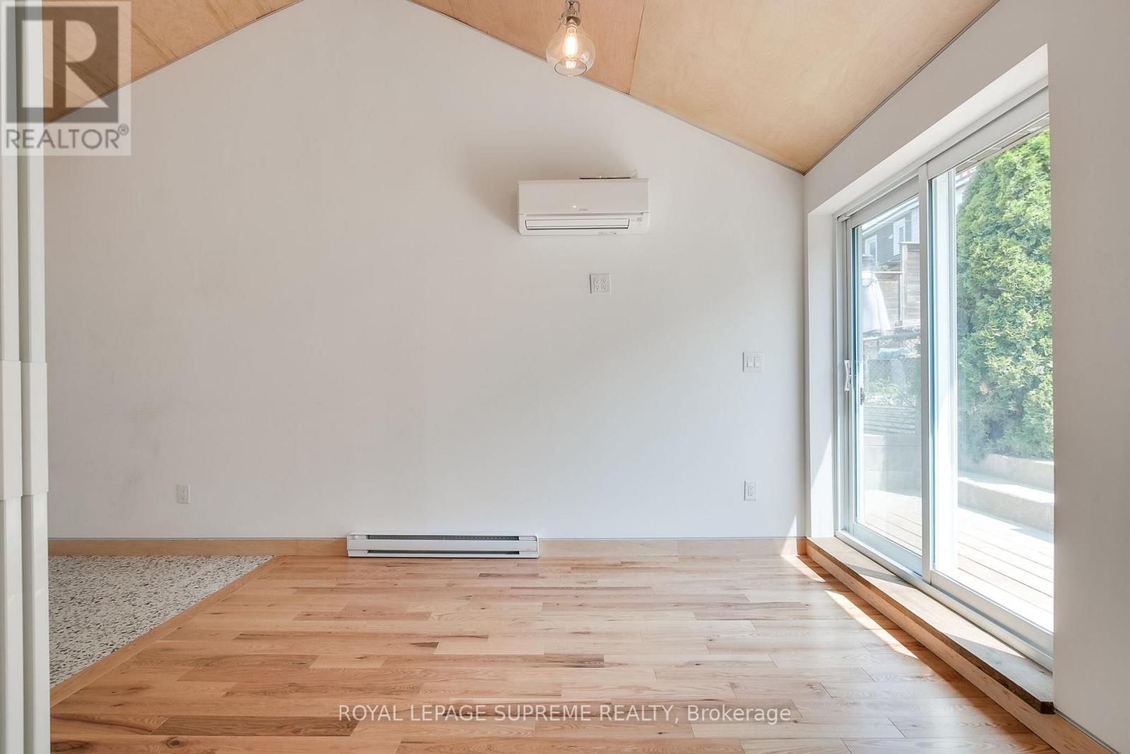 












LANEWAY - 216 SILVERTHORN AVENUE

,
Toronto,




Ontario
M6N3K4

