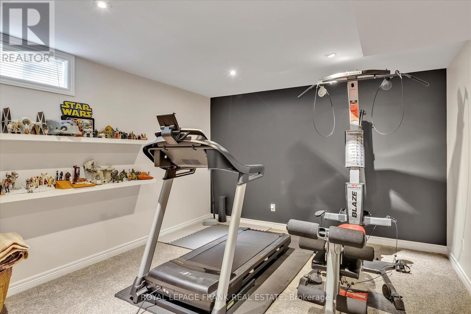 












1683 CHAMPLAIN DRIVE

,
Peterborough North (University Heights),




Ontario
K9L1W2

