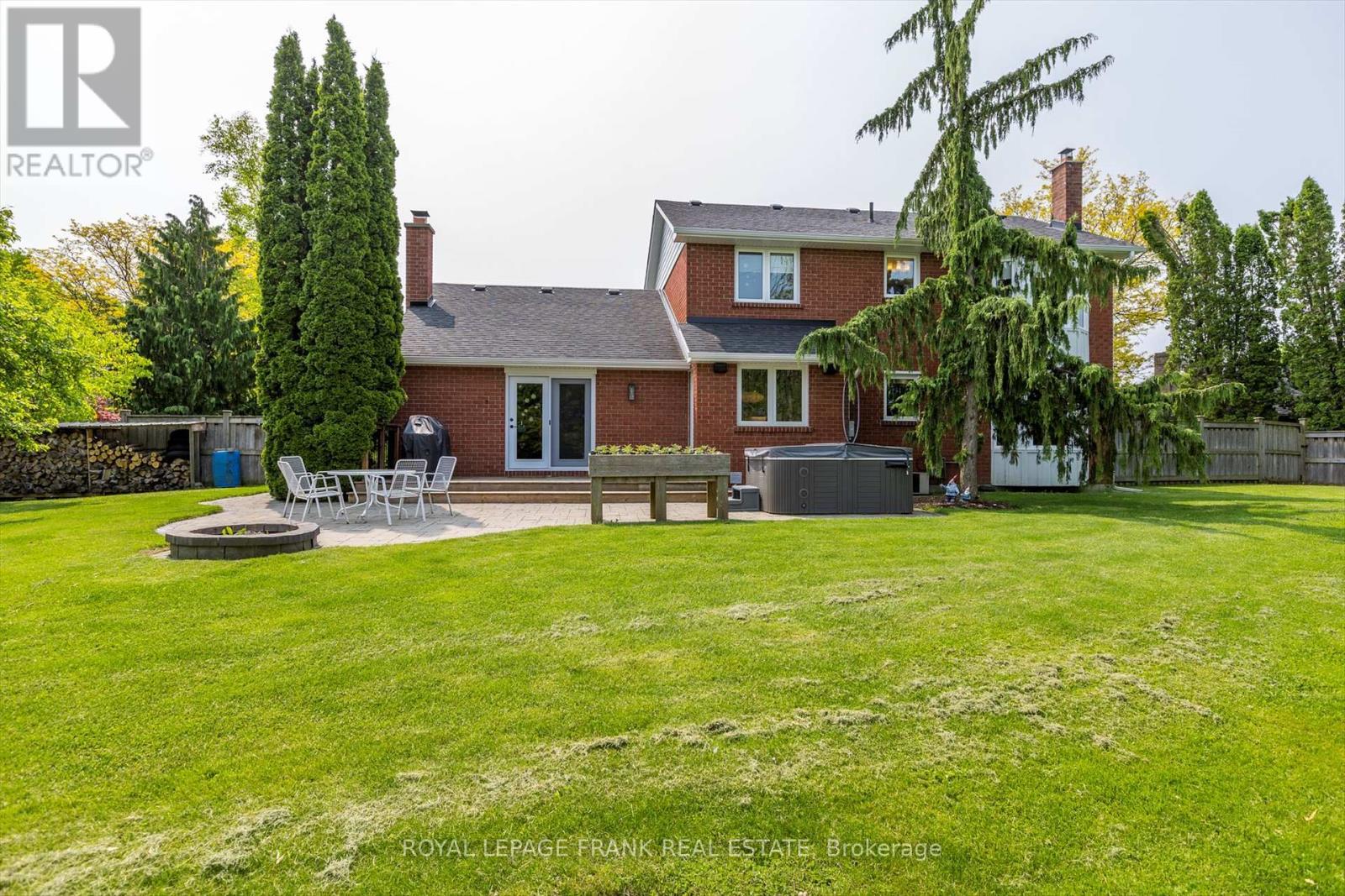 












1683 CHAMPLAIN DRIVE

,
Peterborough North (University Heights),




Ontario
K9L1W2

