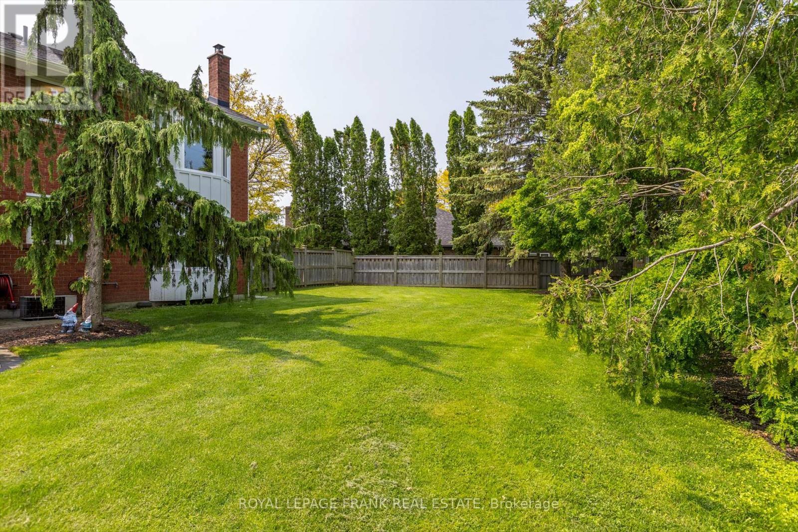 












1683 CHAMPLAIN DRIVE

,
Peterborough North (University Heights),




Ontario
K9L1W2

