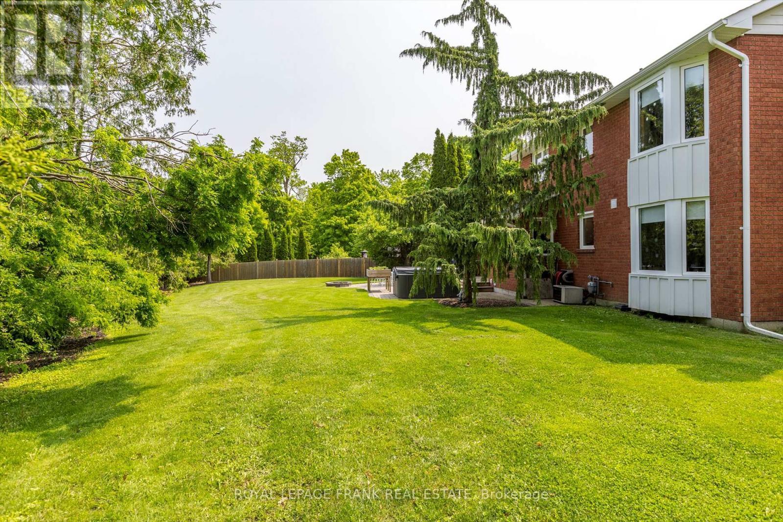 












1683 CHAMPLAIN DRIVE

,
Peterborough North (University Heights),




Ontario
K9L1W2

