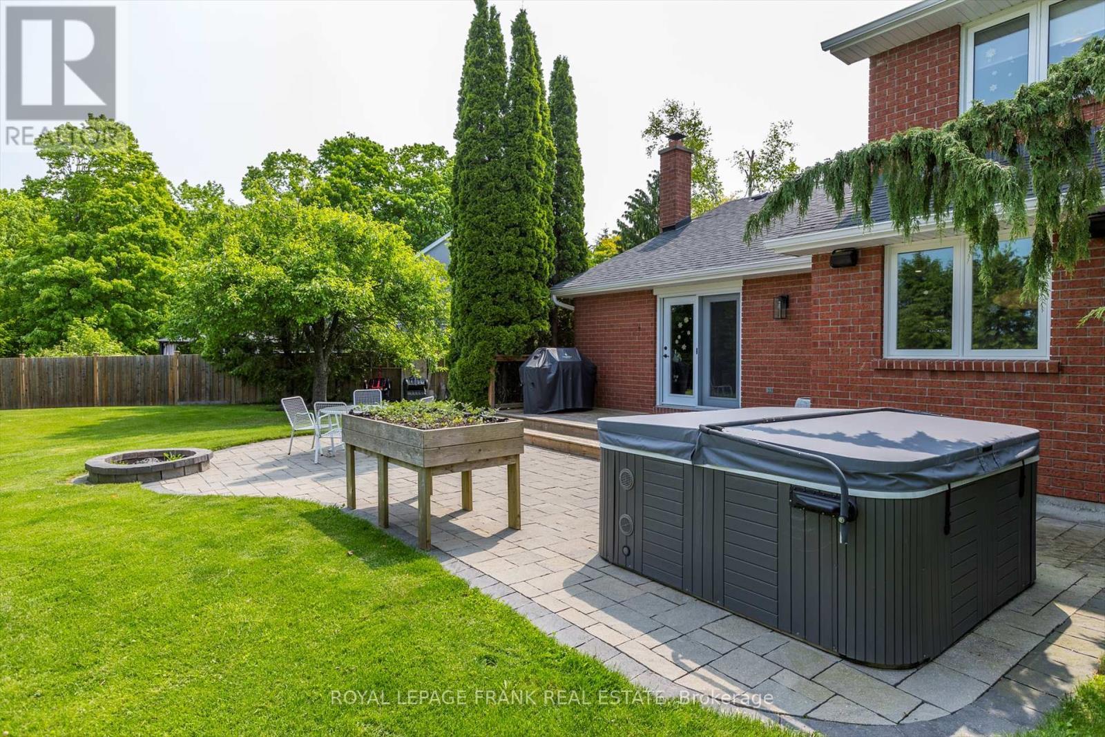 












1683 CHAMPLAIN DRIVE

,
Peterborough North (University Heights),




Ontario
K9L1W2

