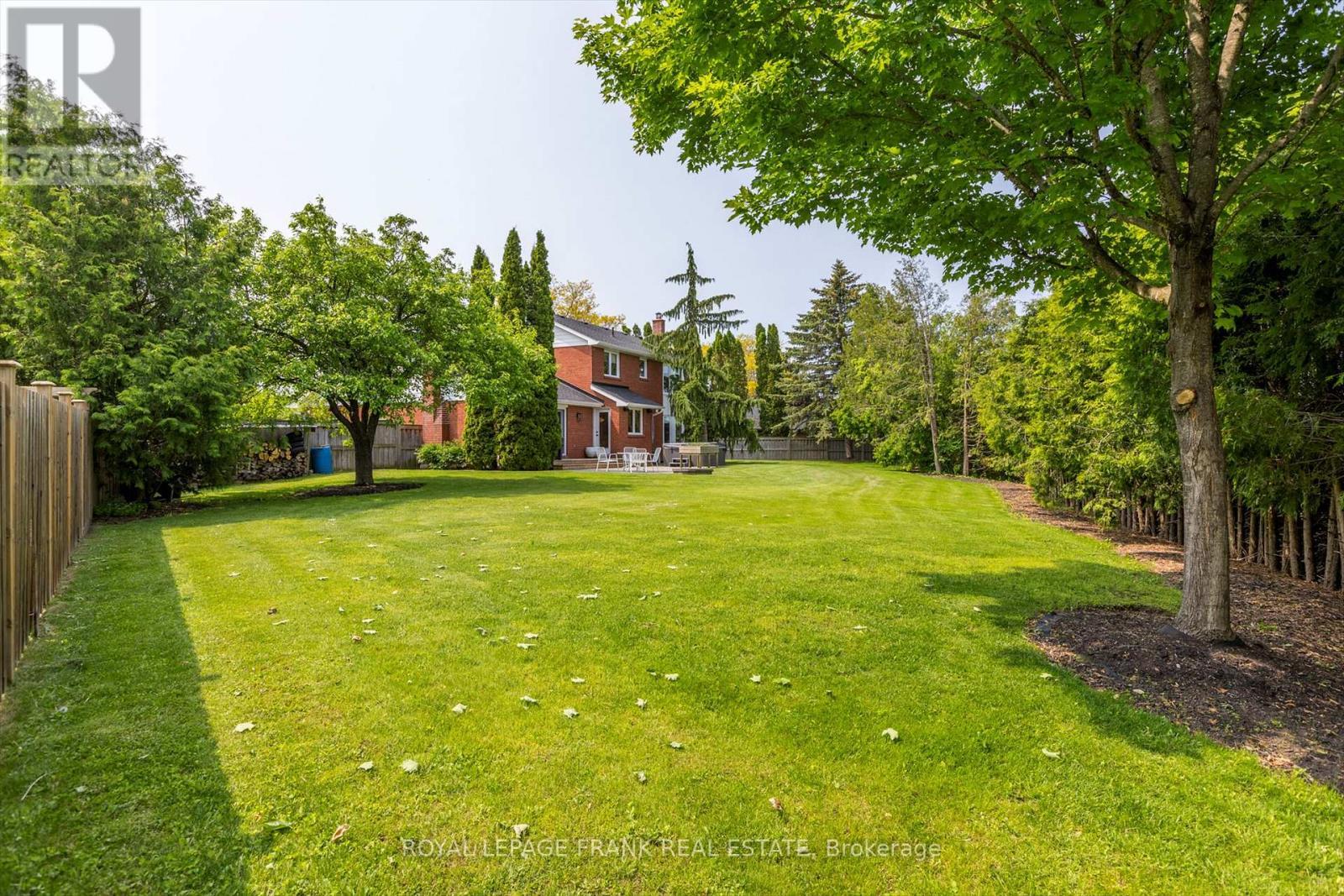 












1683 CHAMPLAIN DRIVE

,
Peterborough North (University Heights),




Ontario
K9L1W2

