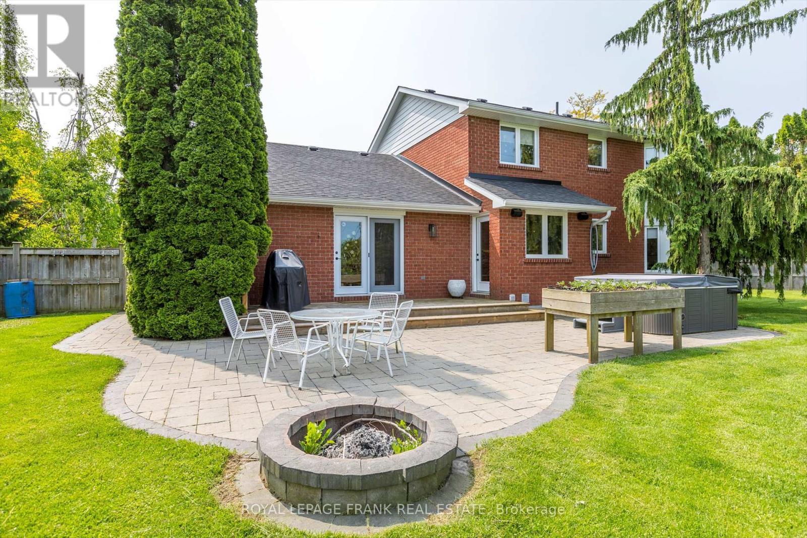 












1683 CHAMPLAIN DRIVE

,
Peterborough North (University Heights),




Ontario
K9L1W2

