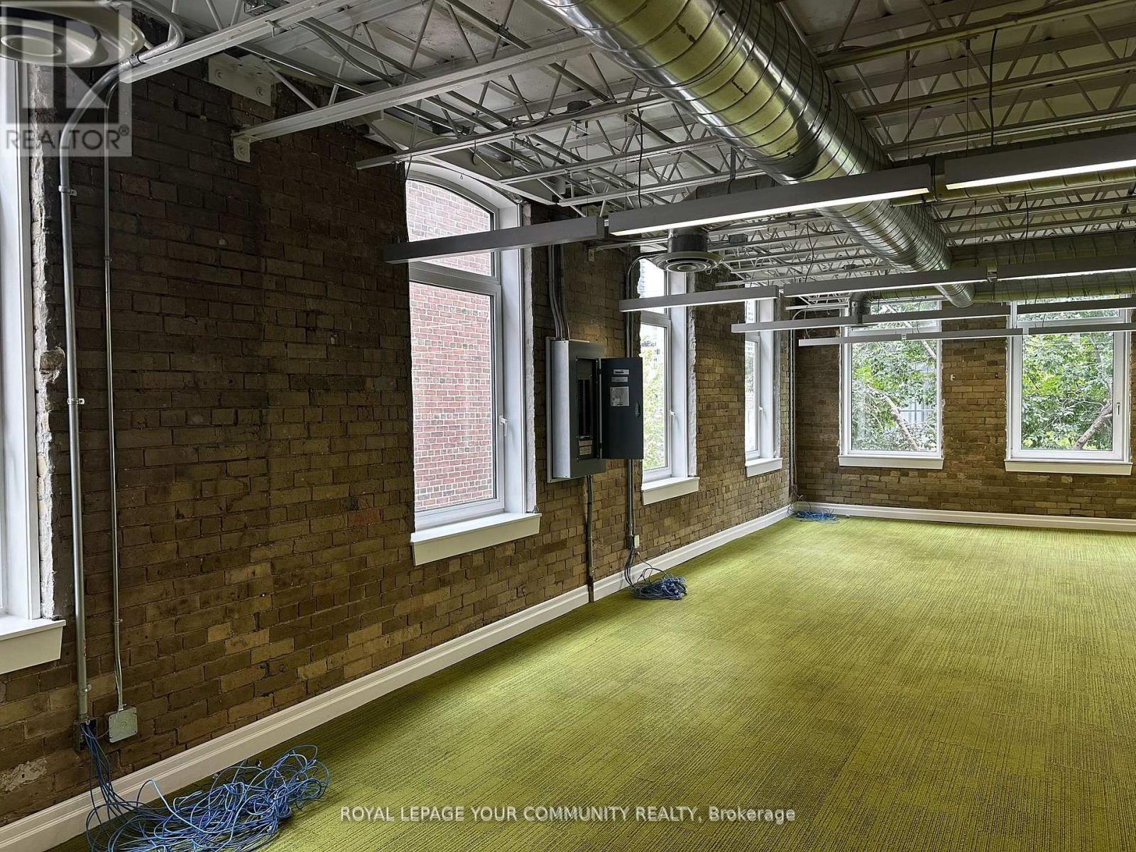 












33 BRITAIN STREET

,
Toronto,




Ontario
M5A1R7

