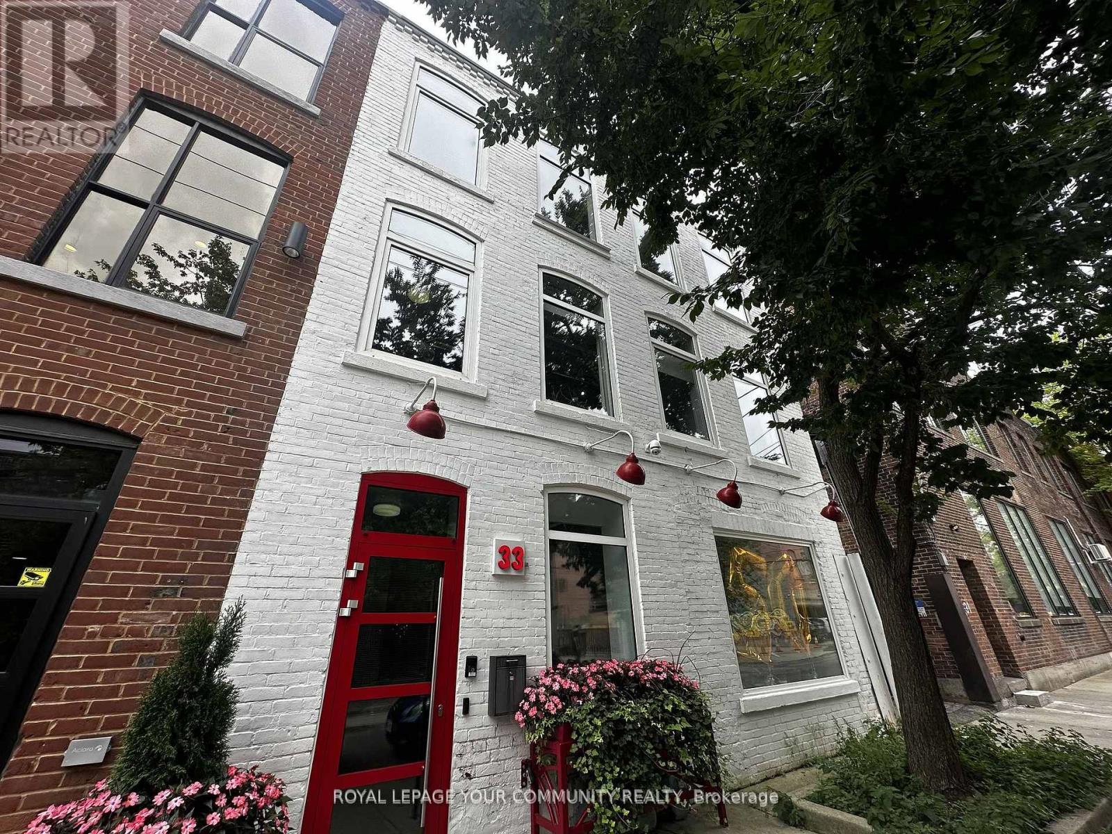 












33 BRITAIN STREET

,
Toronto,




Ontario
M5A1R7

