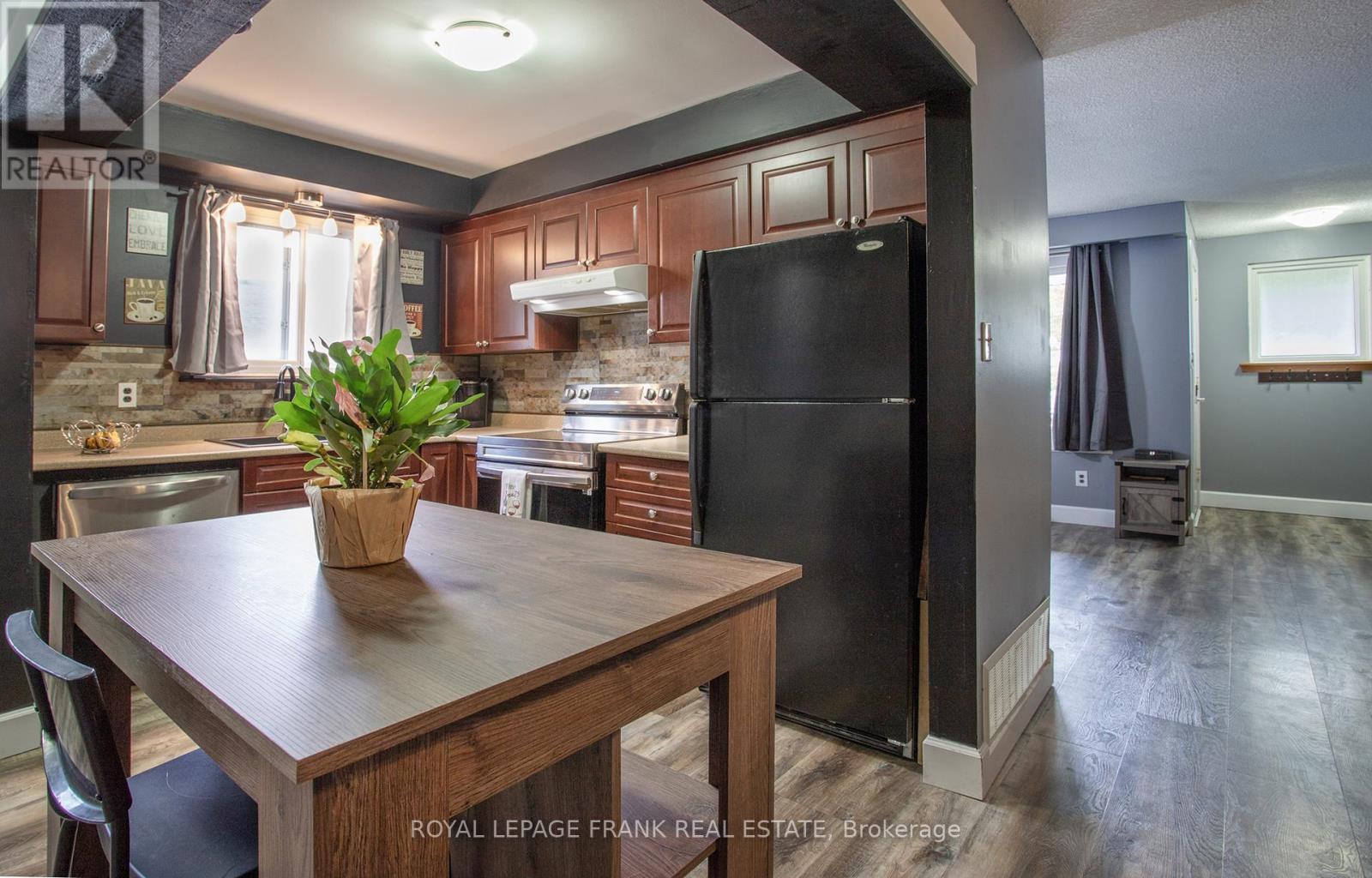 












450 SEDAN CRESCENT

,
Oshawa (Central),




Ontario
L1H3G3

