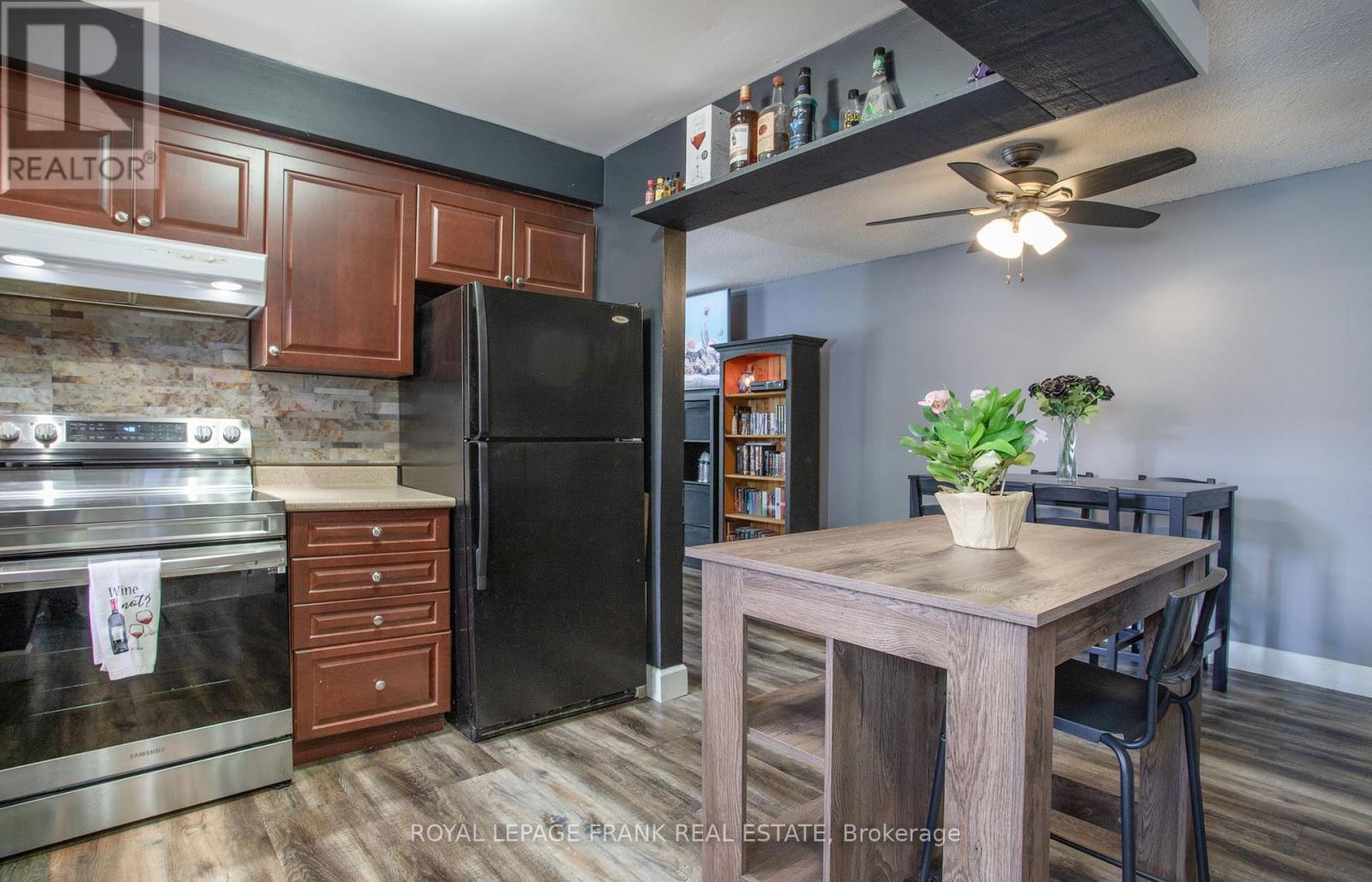 












450 SEDAN CRESCENT

,
Oshawa (Central),




Ontario
L1H3G3

