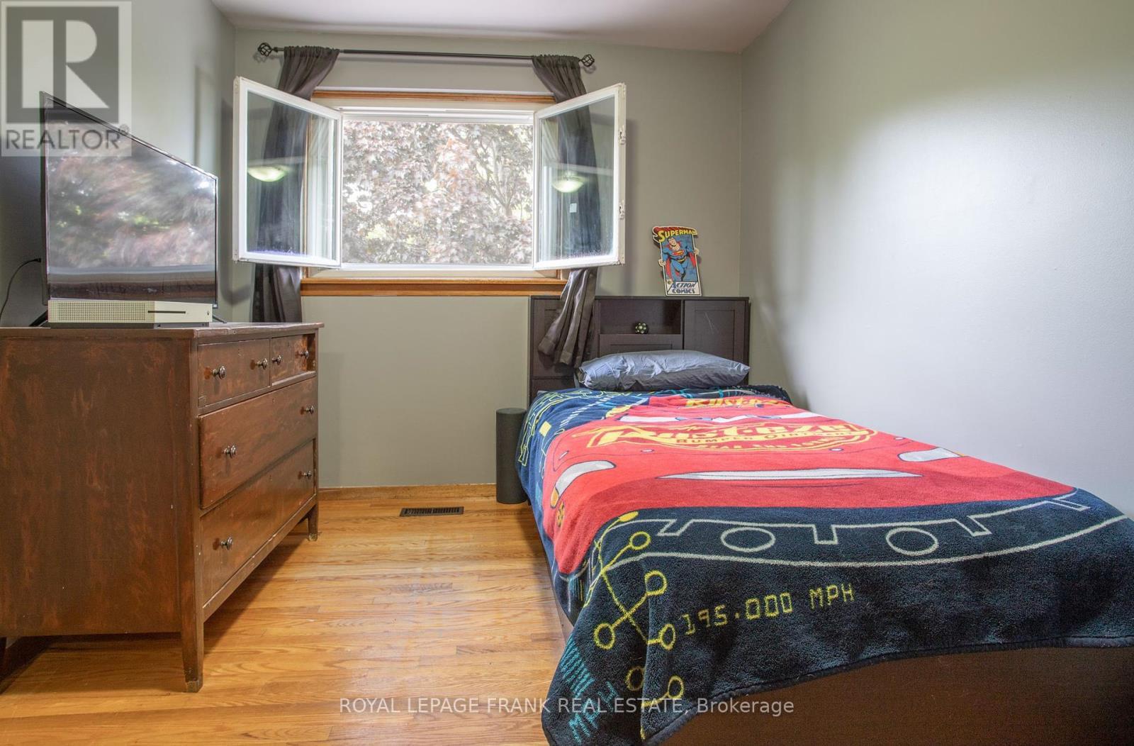 












450 SEDAN CRESCENT

,
Oshawa (Central),




Ontario
L1H3G3

