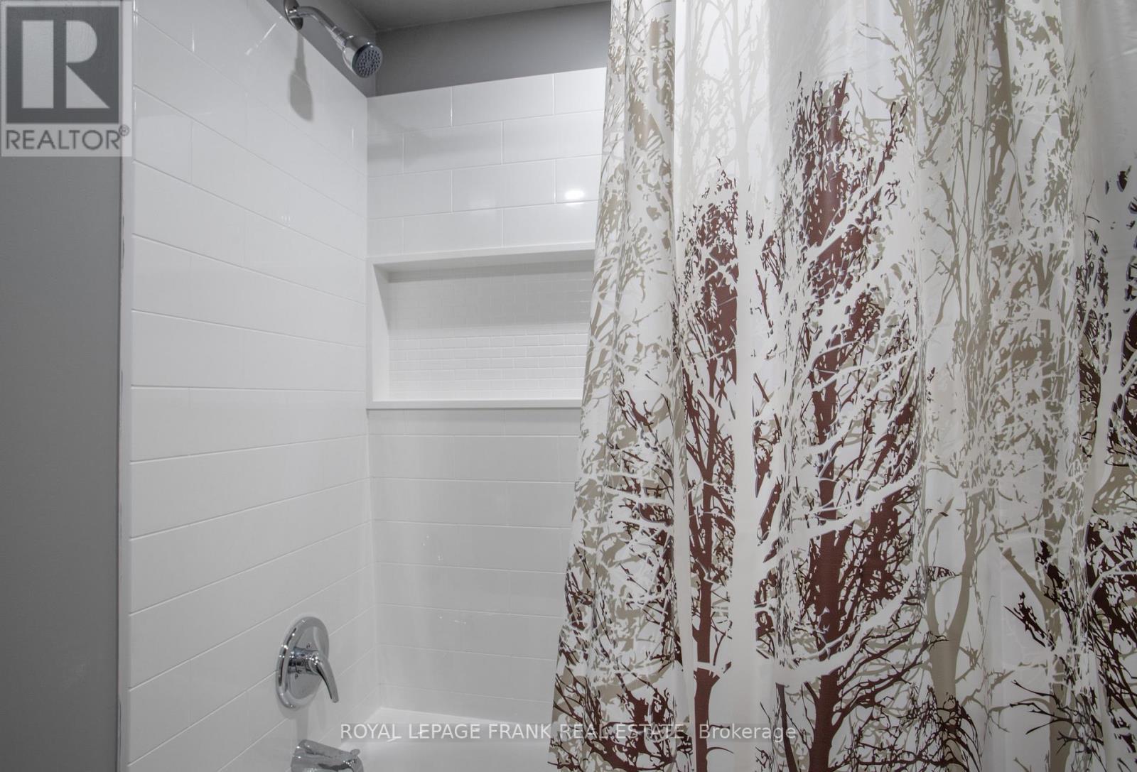












450 SEDAN CRESCENT

,
Oshawa (Central),




Ontario
L1H3G3

