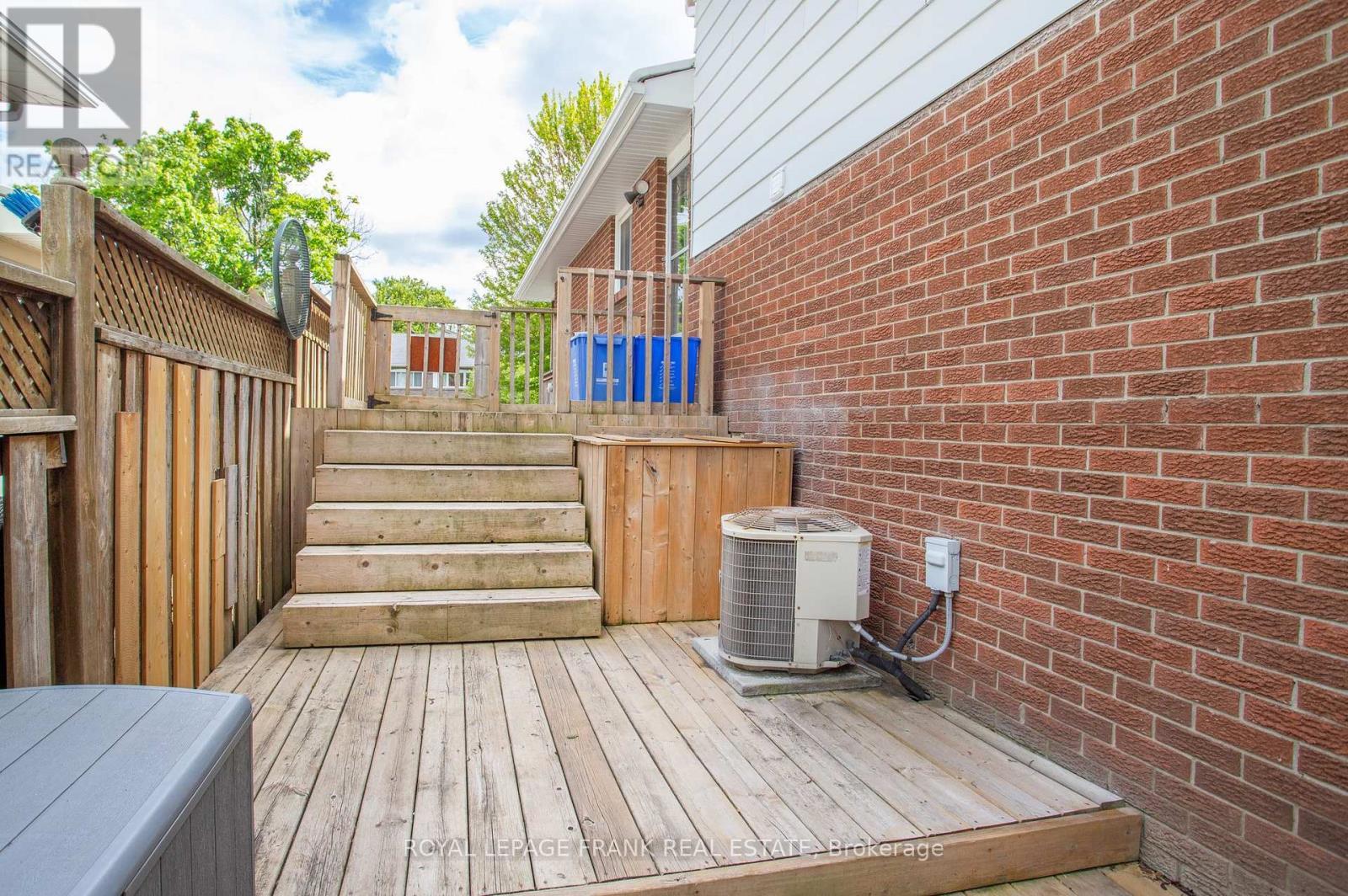 












450 SEDAN CRESCENT

,
Oshawa (Central),




Ontario
L1H3G3

