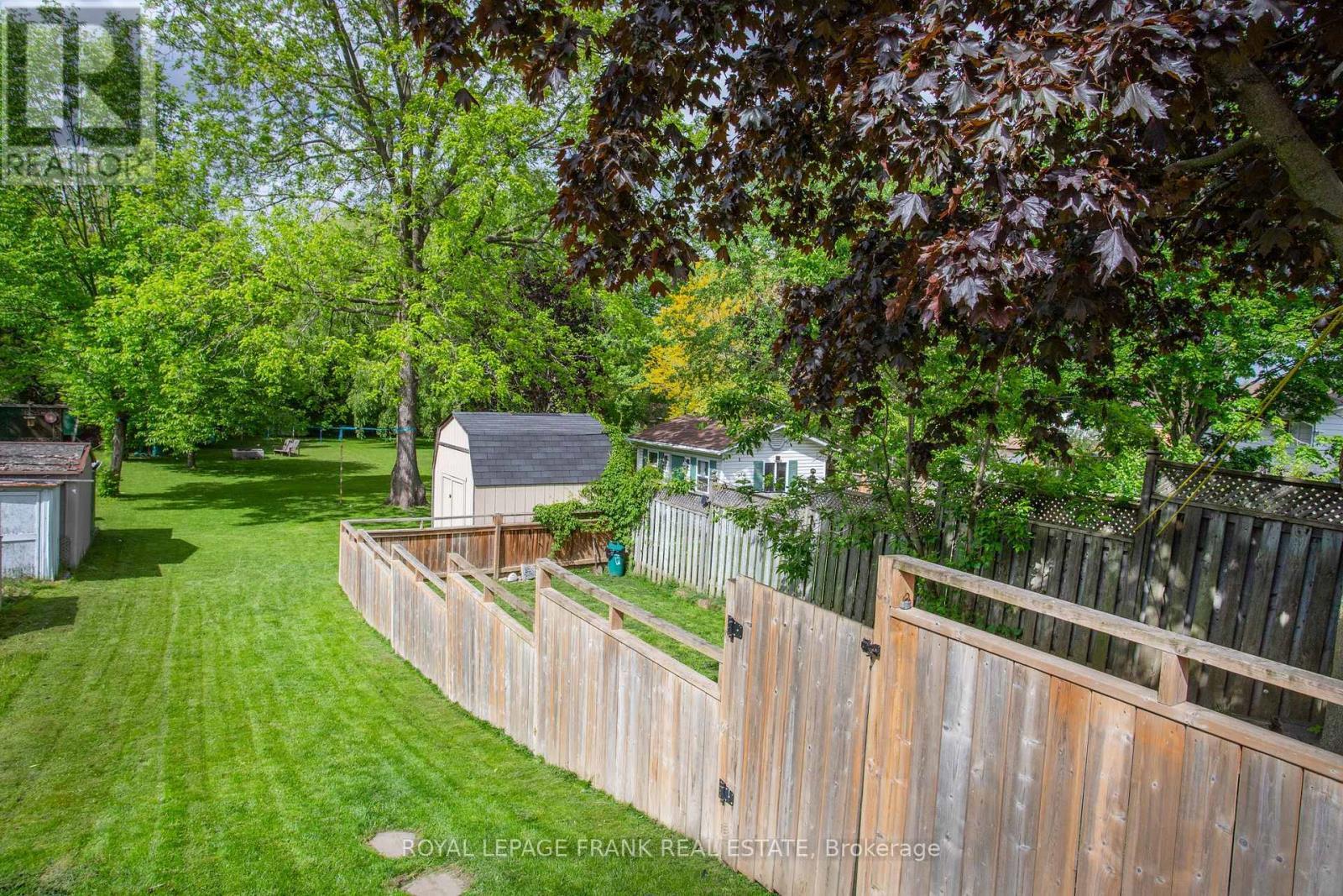 












450 SEDAN CRESCENT

,
Oshawa (Central),




Ontario
L1H3G3

