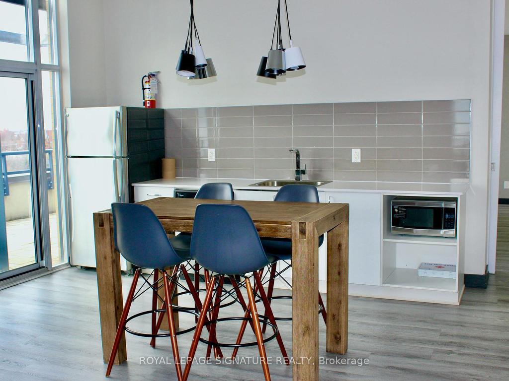 









11


Superior

Avenue, 102,
Toronto,




ON
M8V 0A7

