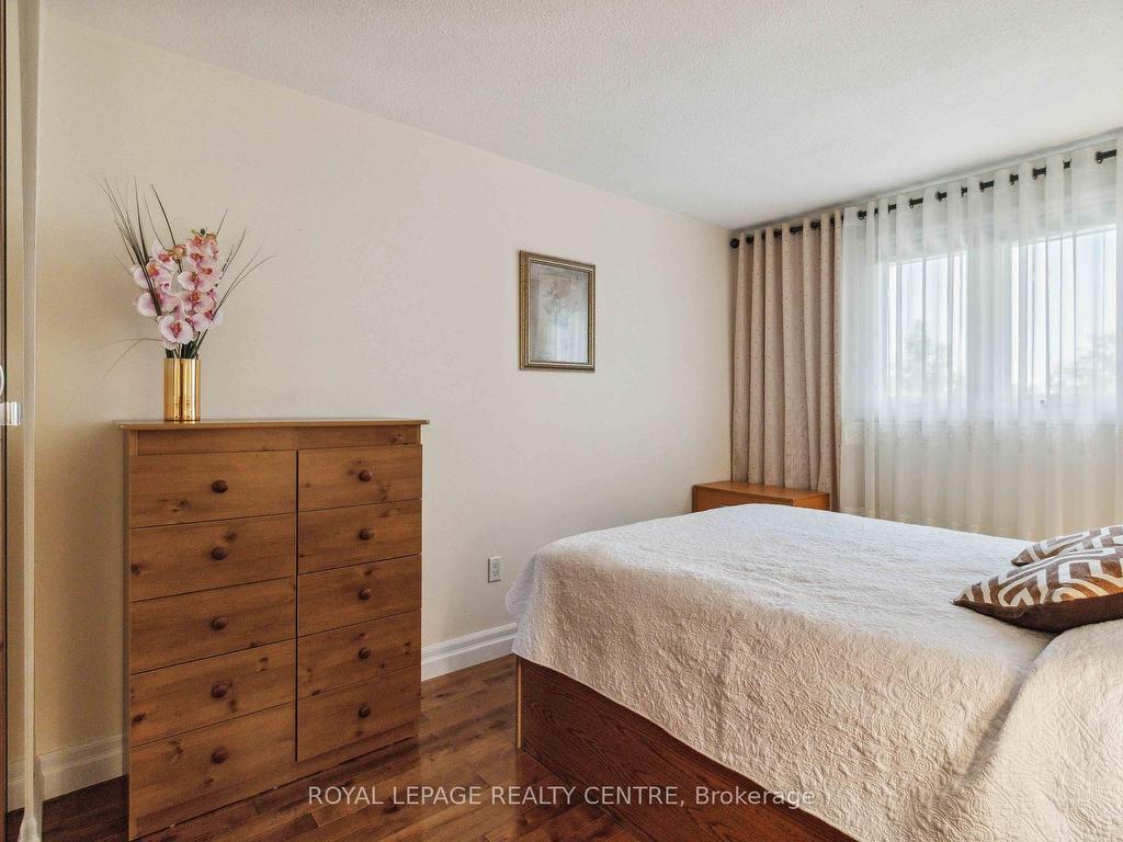 









504


Galedowns

Court,
Mississauga,




ON
L5A 3H9

