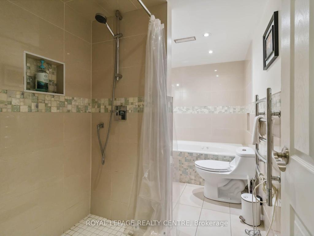 









504


Galedowns

Court,
Mississauga,




ON
L5A 3H9

