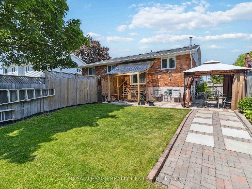 









504


Galedowns

Court,
Mississauga,




ON
L5A 3H9

