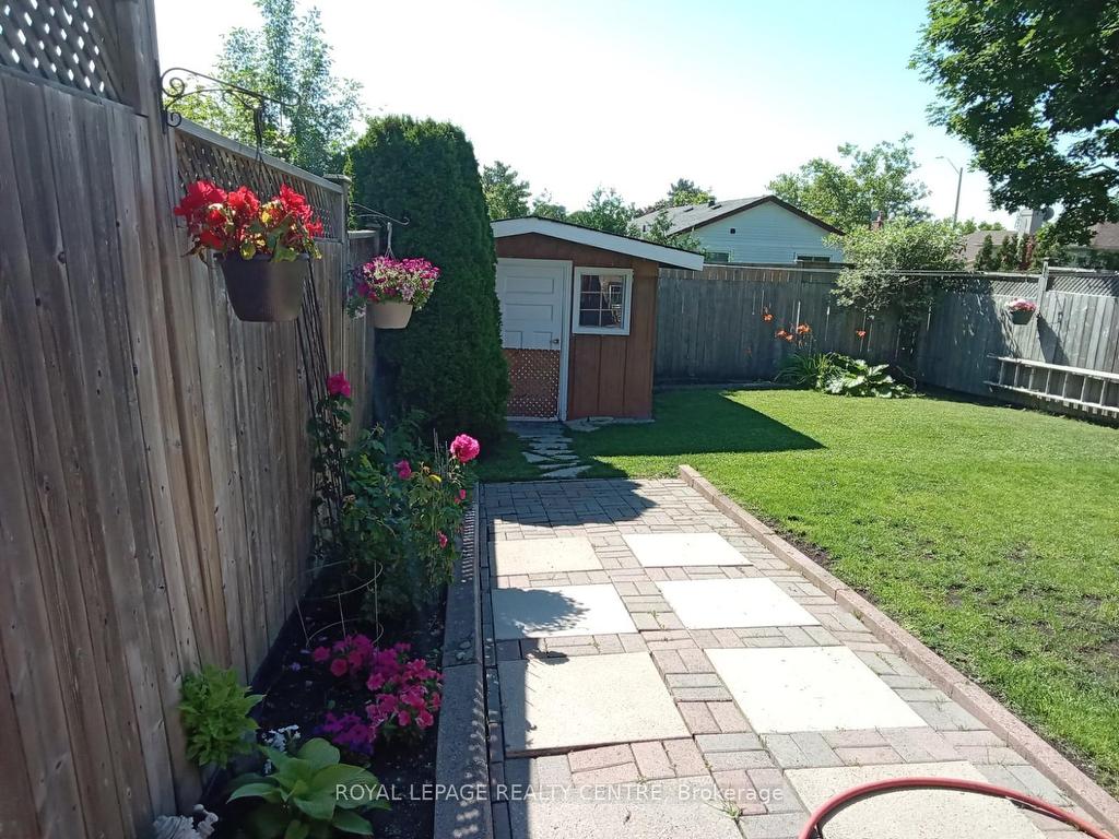 









504


Galedowns

Court,
Mississauga,




ON
L5A 3H9

