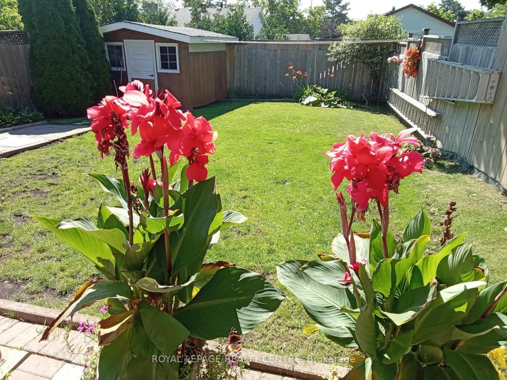 









504


Galedowns

Court,
Mississauga,




ON
L5A 3H9

