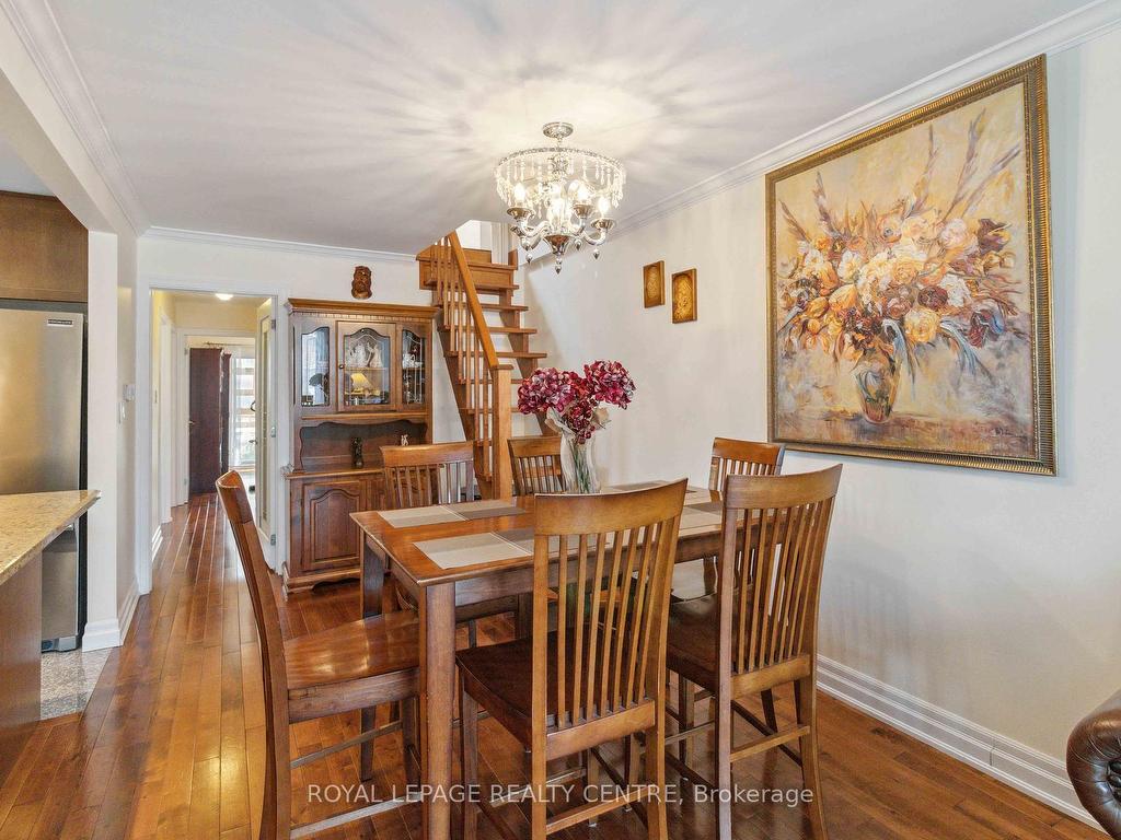 









504


Galedowns

Court,
Mississauga,




ON
L5A 3H9

