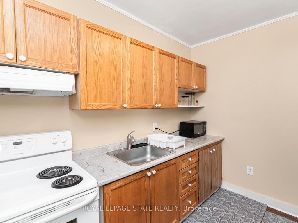 









44


Arthur

Avenue North,
Hamilton,




ON
L8L 6C5

