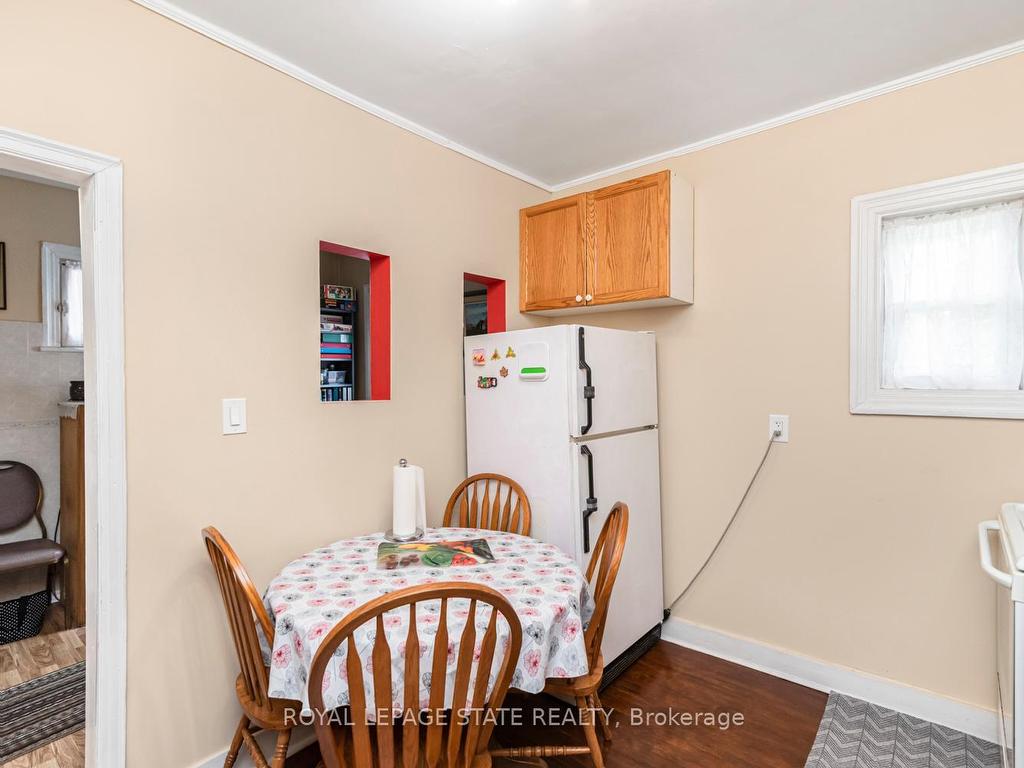 









44


Arthur

Avenue North,
Hamilton,




ON
L8L 6C5


