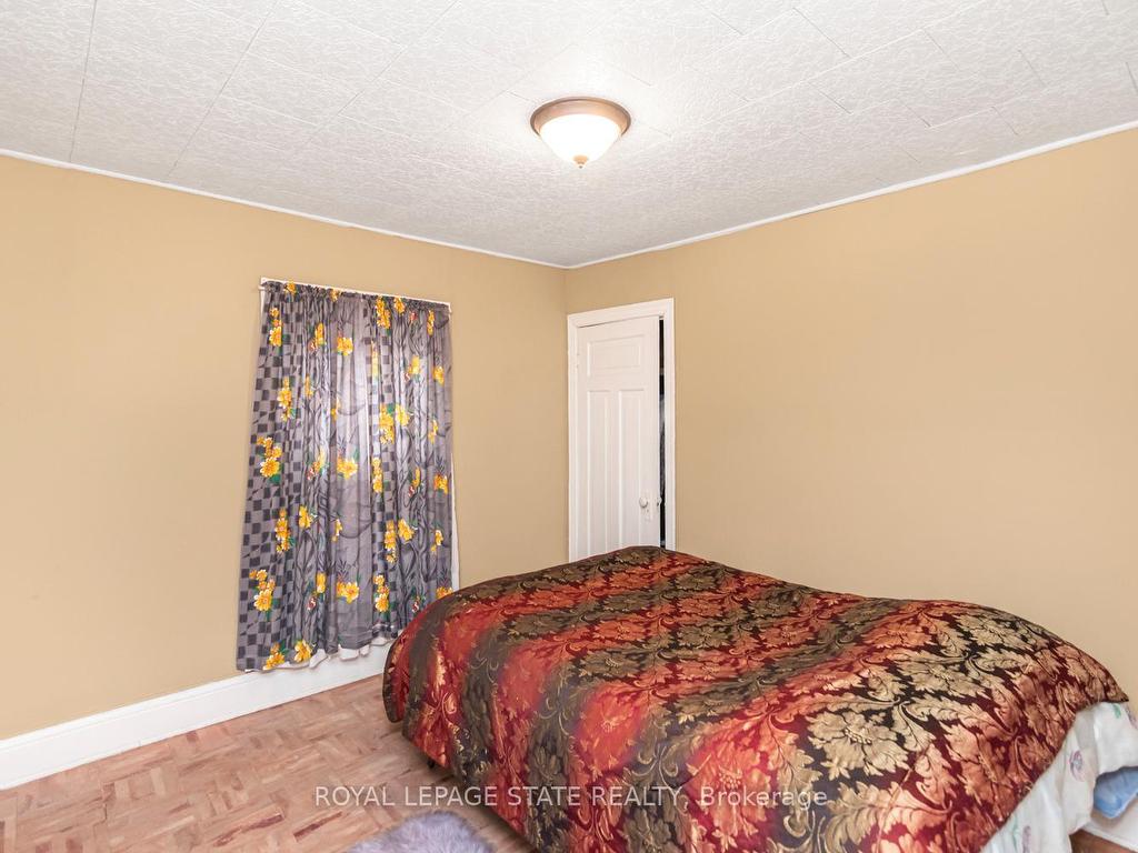 









44


Arthur

Avenue North,
Hamilton,




ON
L8L 6C5

