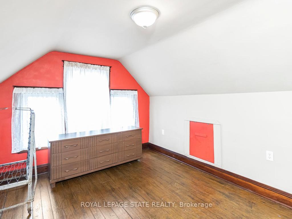 









44


Arthur

Avenue North,
Hamilton,




ON
L8L 6C5

