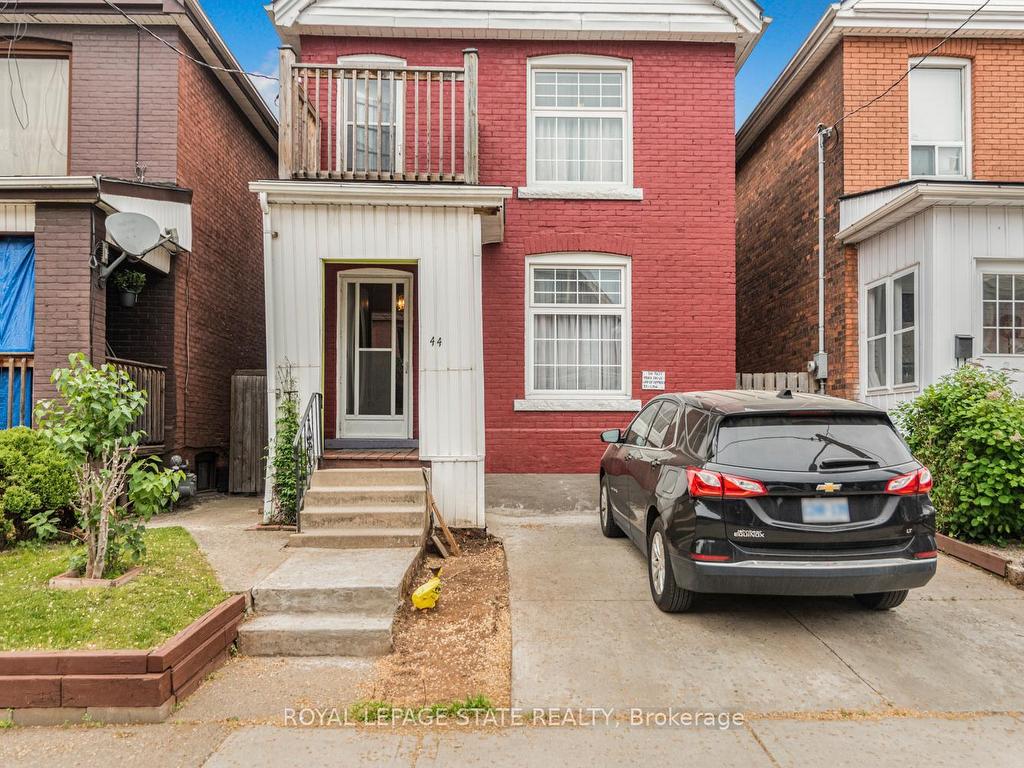 









44


Arthur

Avenue North,
Hamilton,




ON
L8L 6C5

