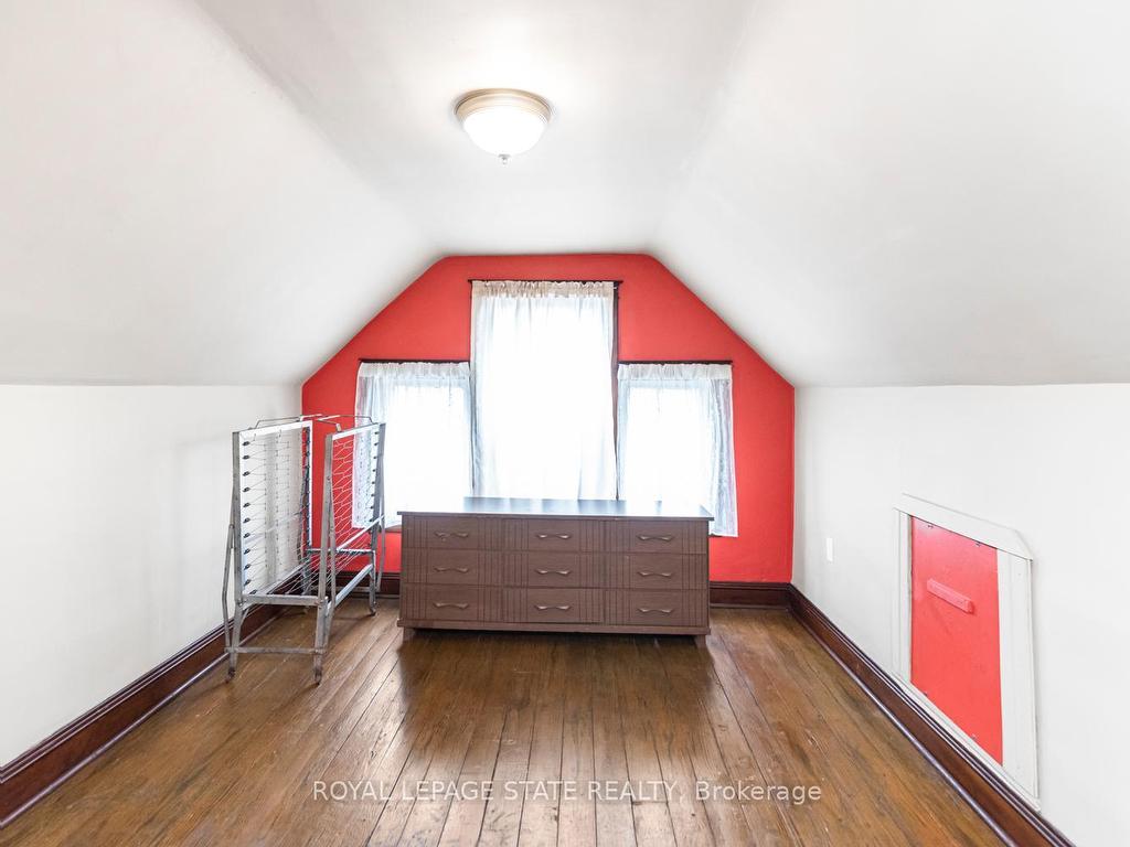 









44


Arthur

Avenue North,
Hamilton,




ON
L8L 6C5

