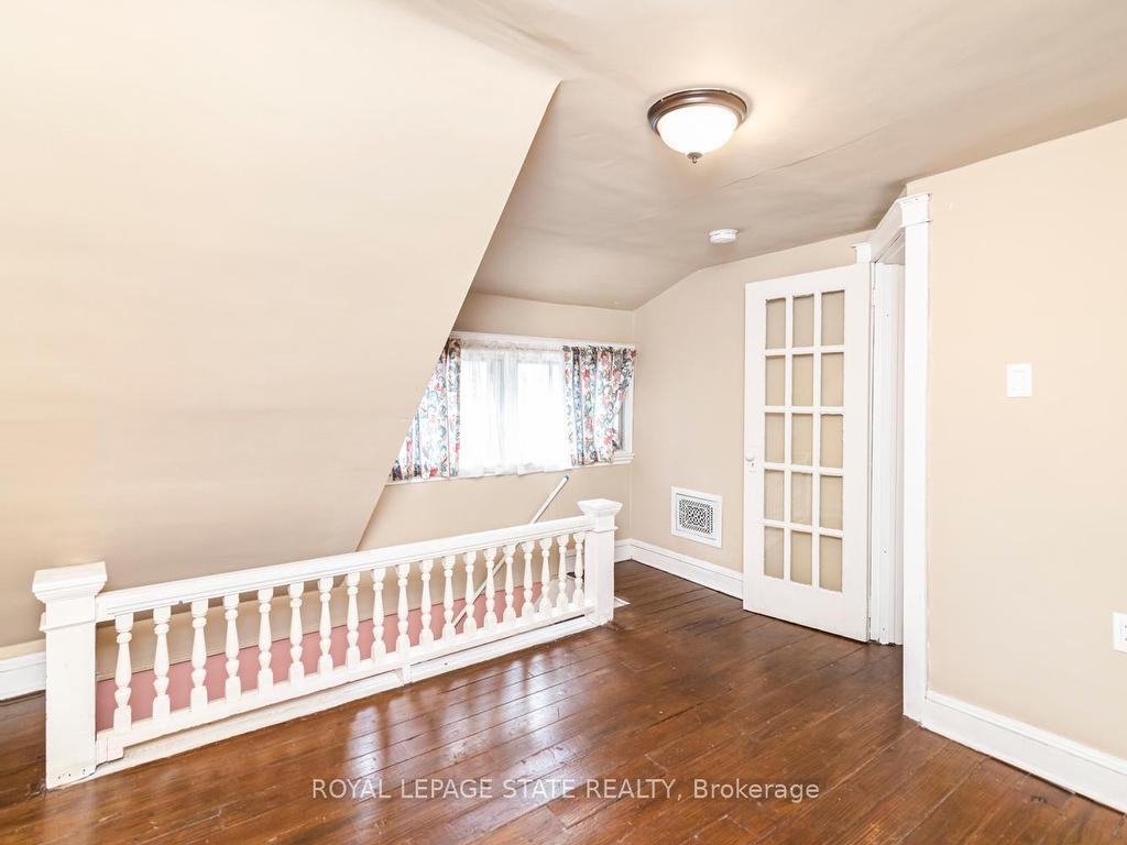 









44


Arthur

Avenue North,
Hamilton,




ON
L8L 6C5

