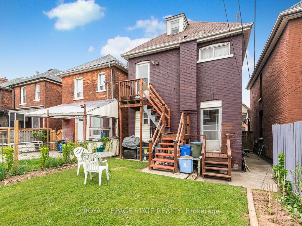 









44


Arthur

Avenue North,
Hamilton,




ON
L8L 6C5

